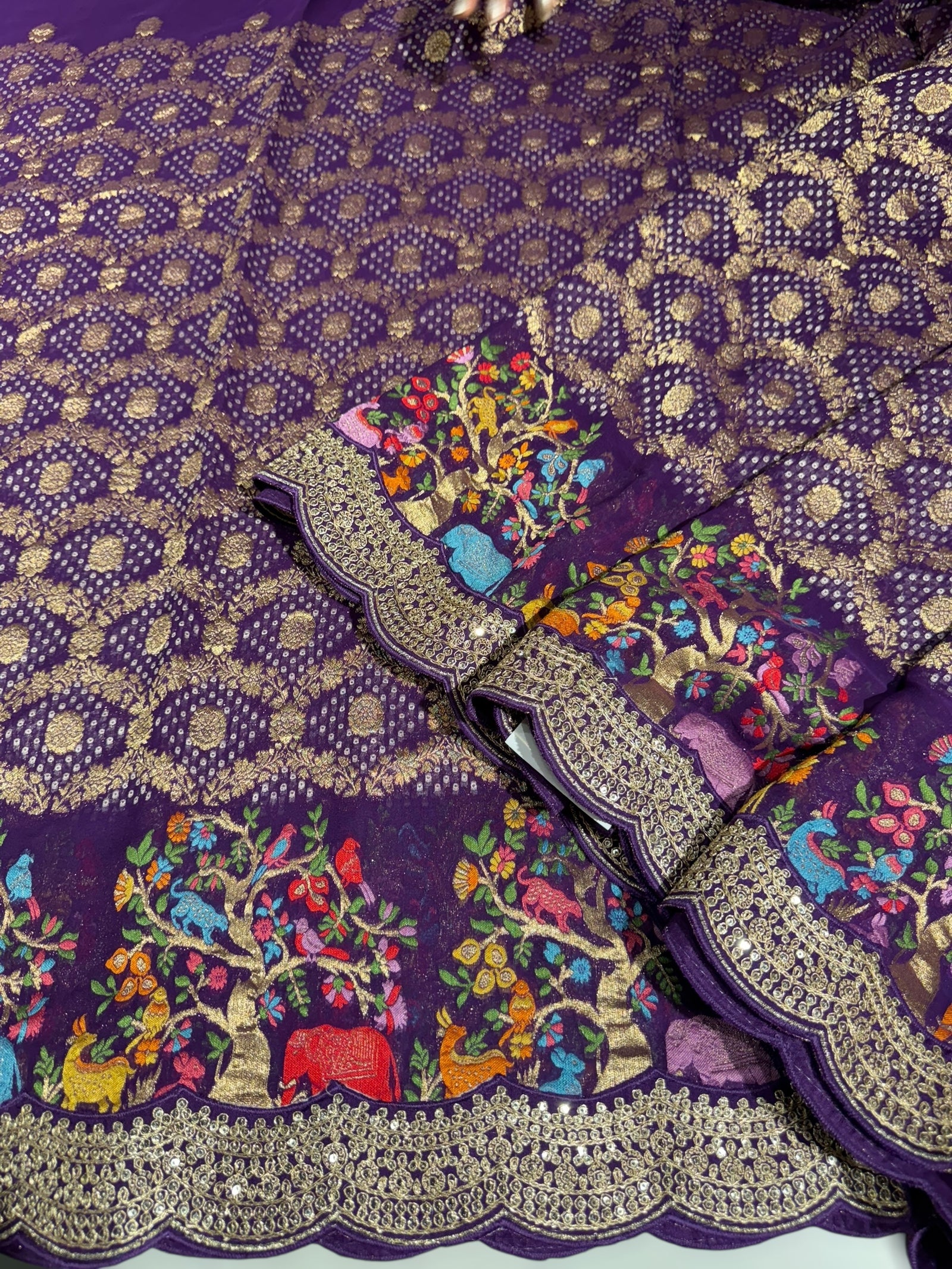 Brinjal Bandhini Georgette Saree with sabya style scallop border