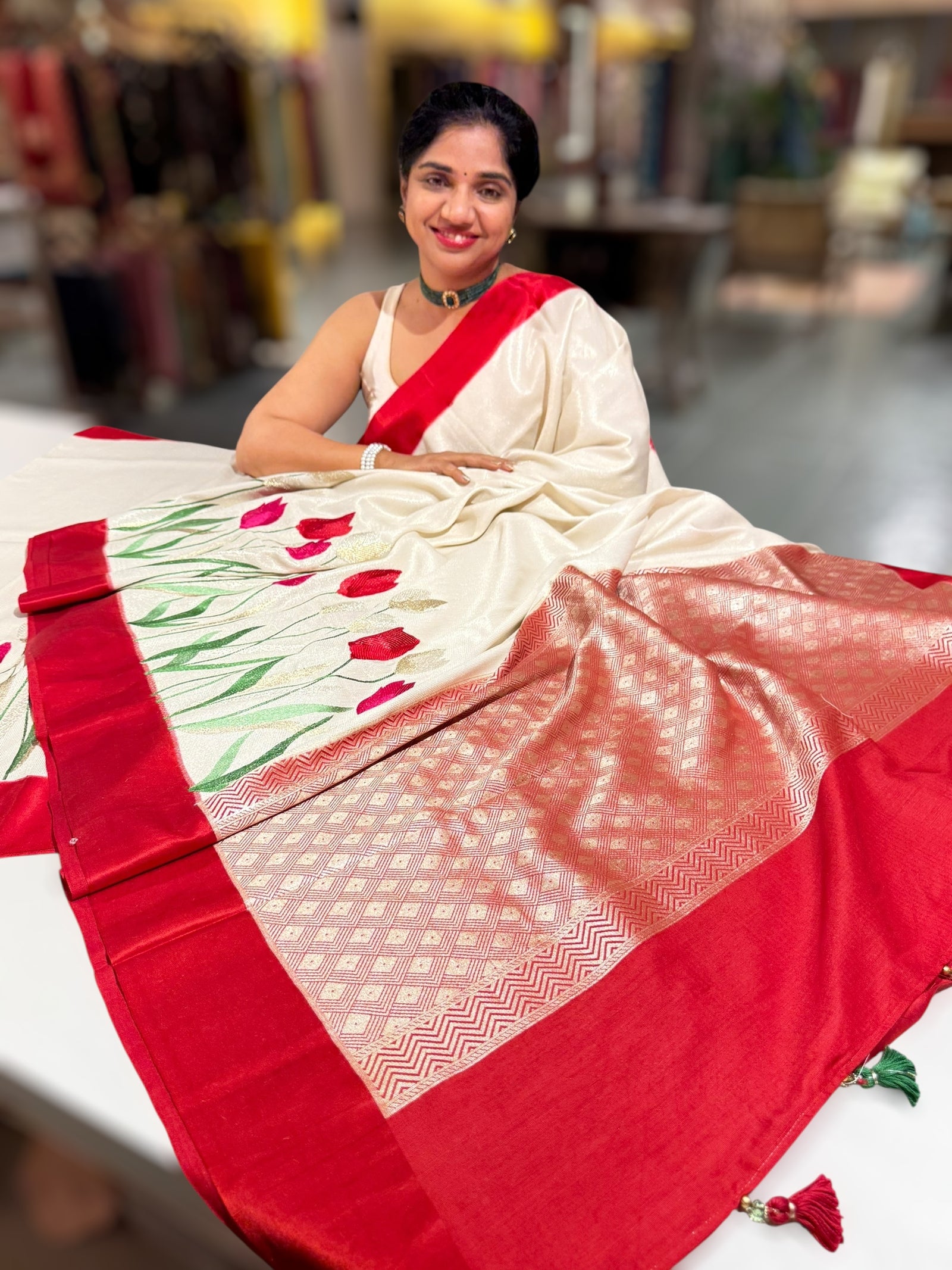 Pure handloom Banarasi Tussar Khaddi Georgette with Tulip Border