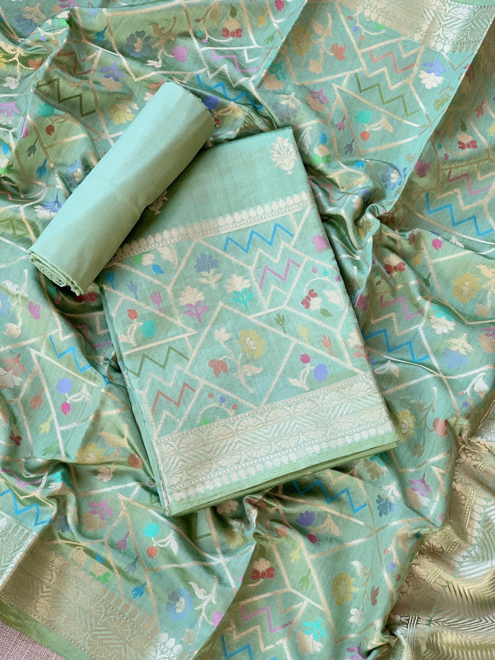 Pista Banarasi Chiniya Silk 3-pc Suit set : SS62J19