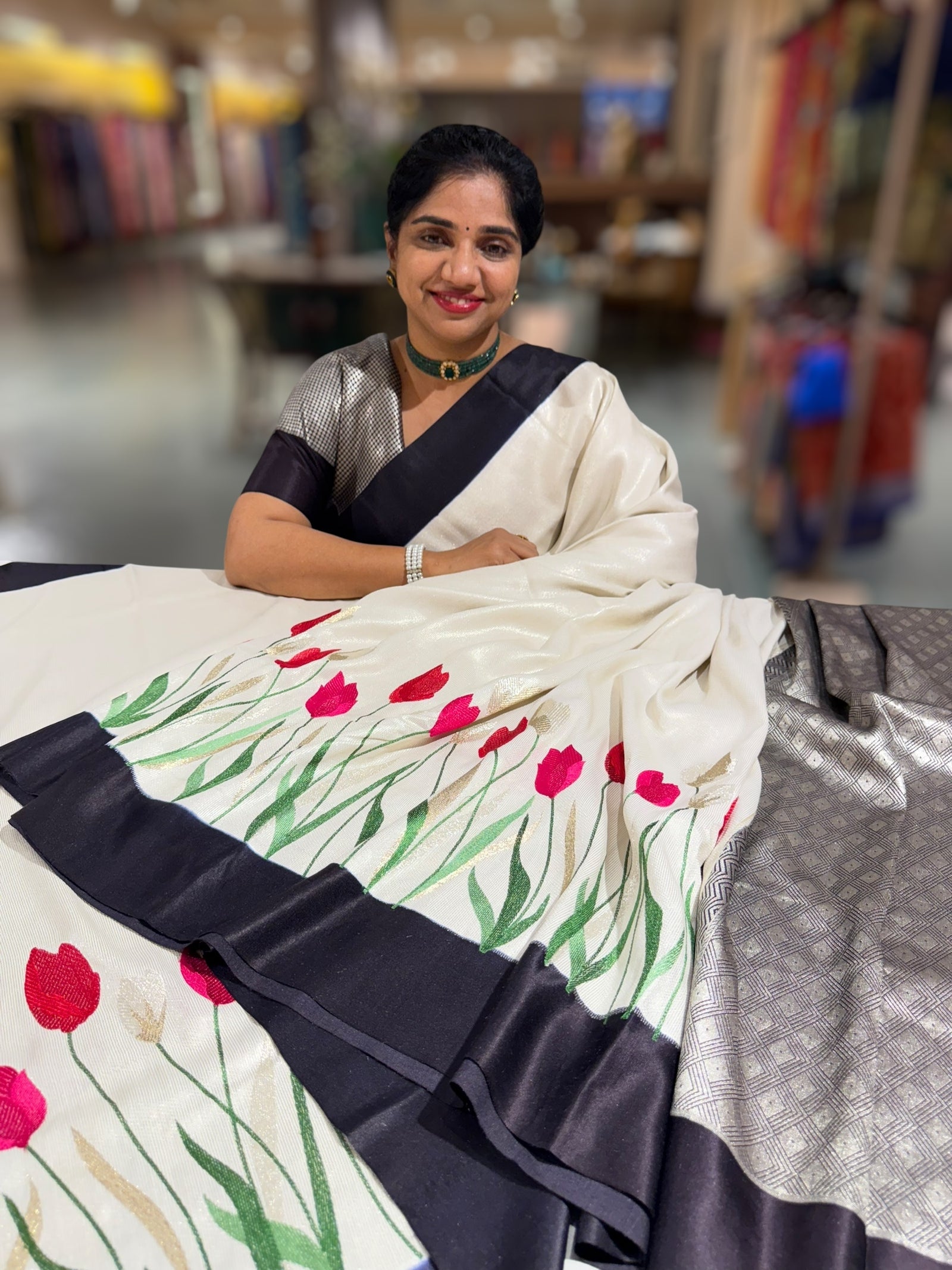 Pure handloom Banarasi Tussar Khaddi Georgette with Tulip Border