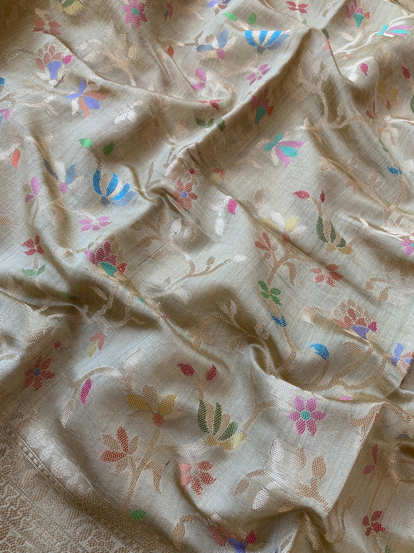 Golden Beige Banarasi Chiniya Silk 3-pc Suit set : SS62J04