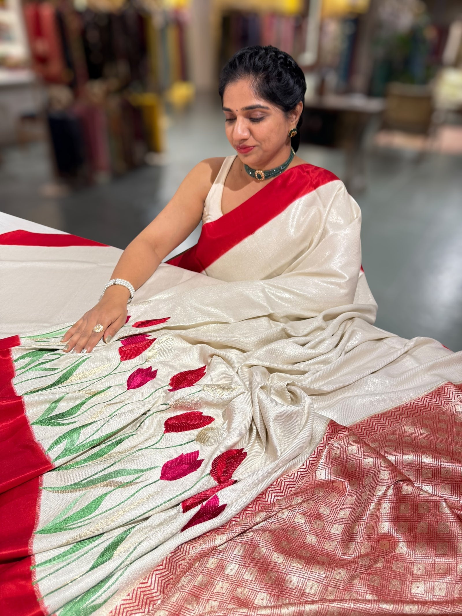 Pure handloom Banarasi Tussar Khaddi Georgette with Tulip Border