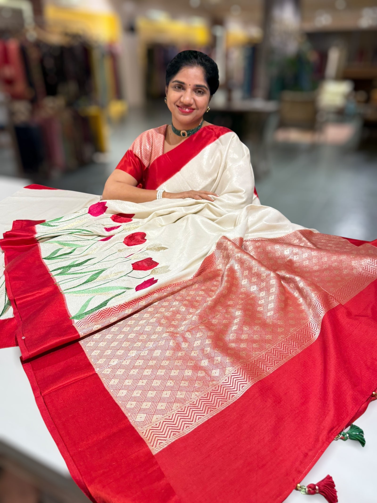 Pure handloom Banarasi Tussar Khaddi Georgette with Tulip Border