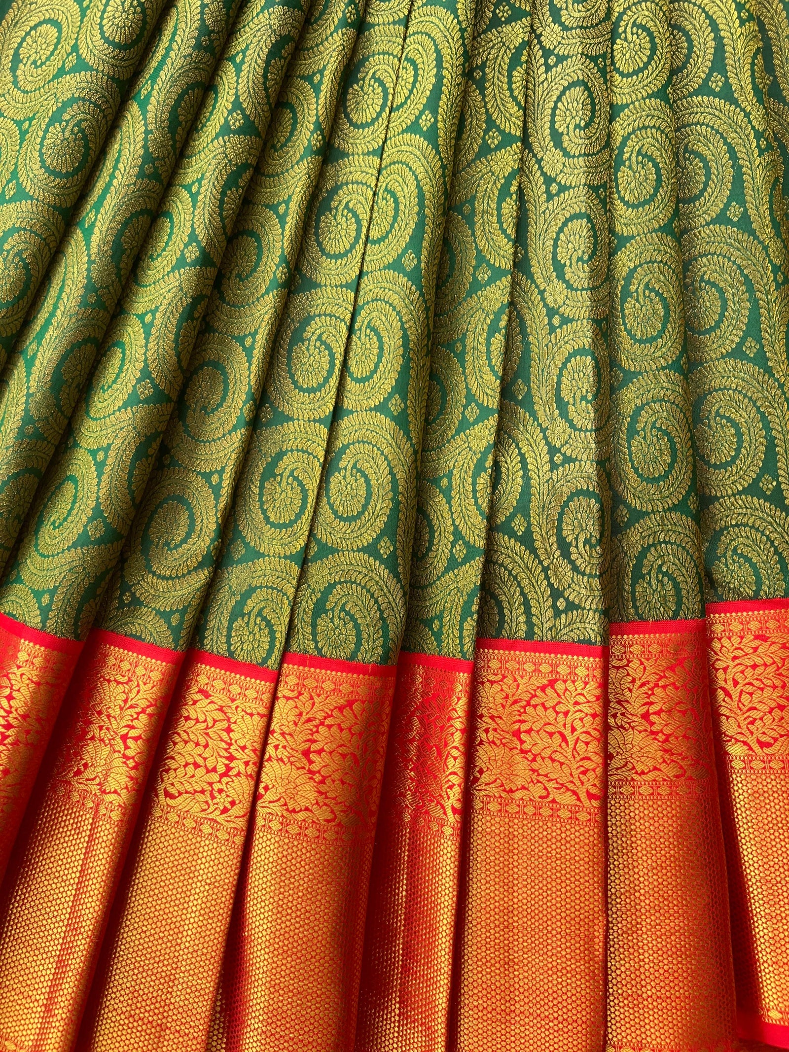 Pure Kanchi Pattu Brocade Saree - Green & Reddish Orange