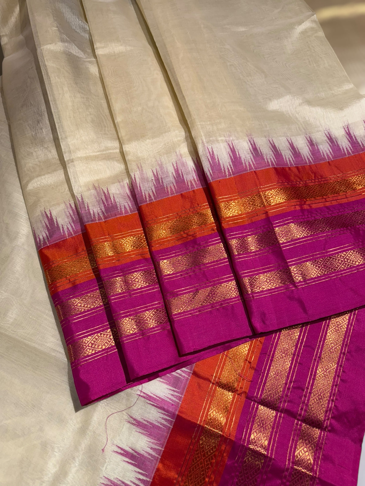 Ivory Ponduru Khadi Tissue  Saree in 80’s Count with Kanchi Style borders