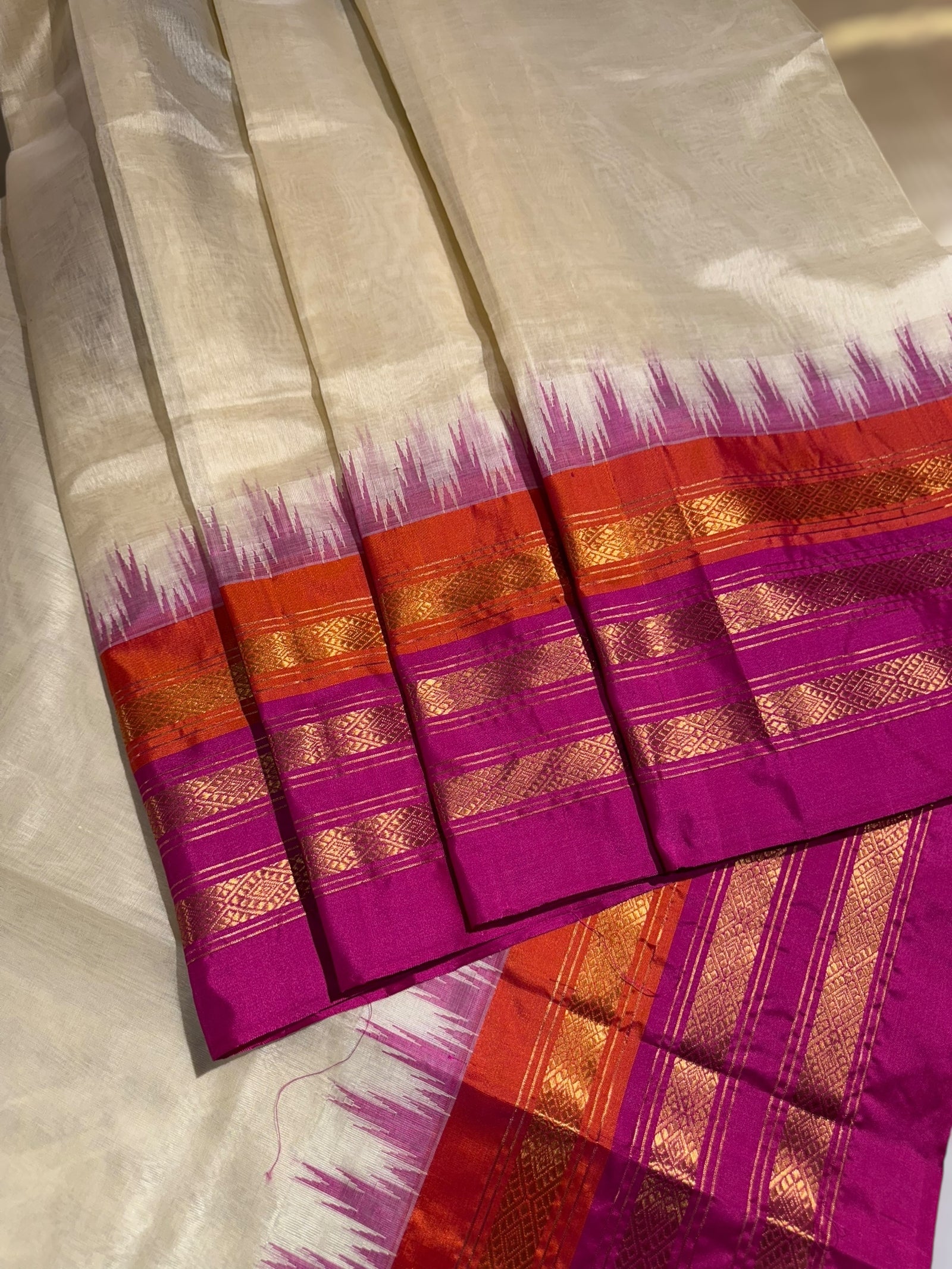 Ivory Ponduru Khadi Tissue  Saree in 80’s Count with Kanchi Style borders