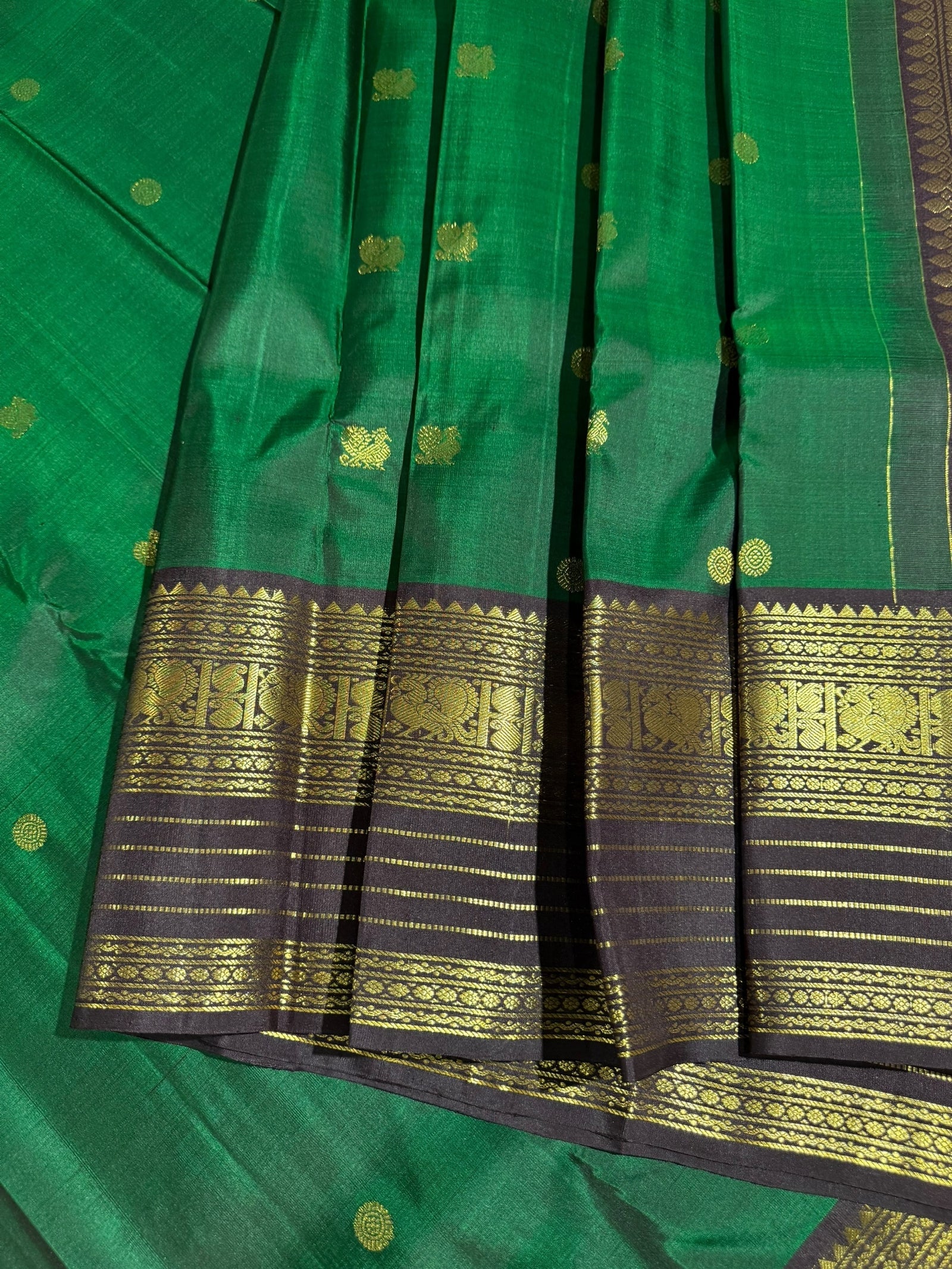 Emerald Green & Coffee Brown Combo Vaira Oosi Checks Kanjeevaram Saree