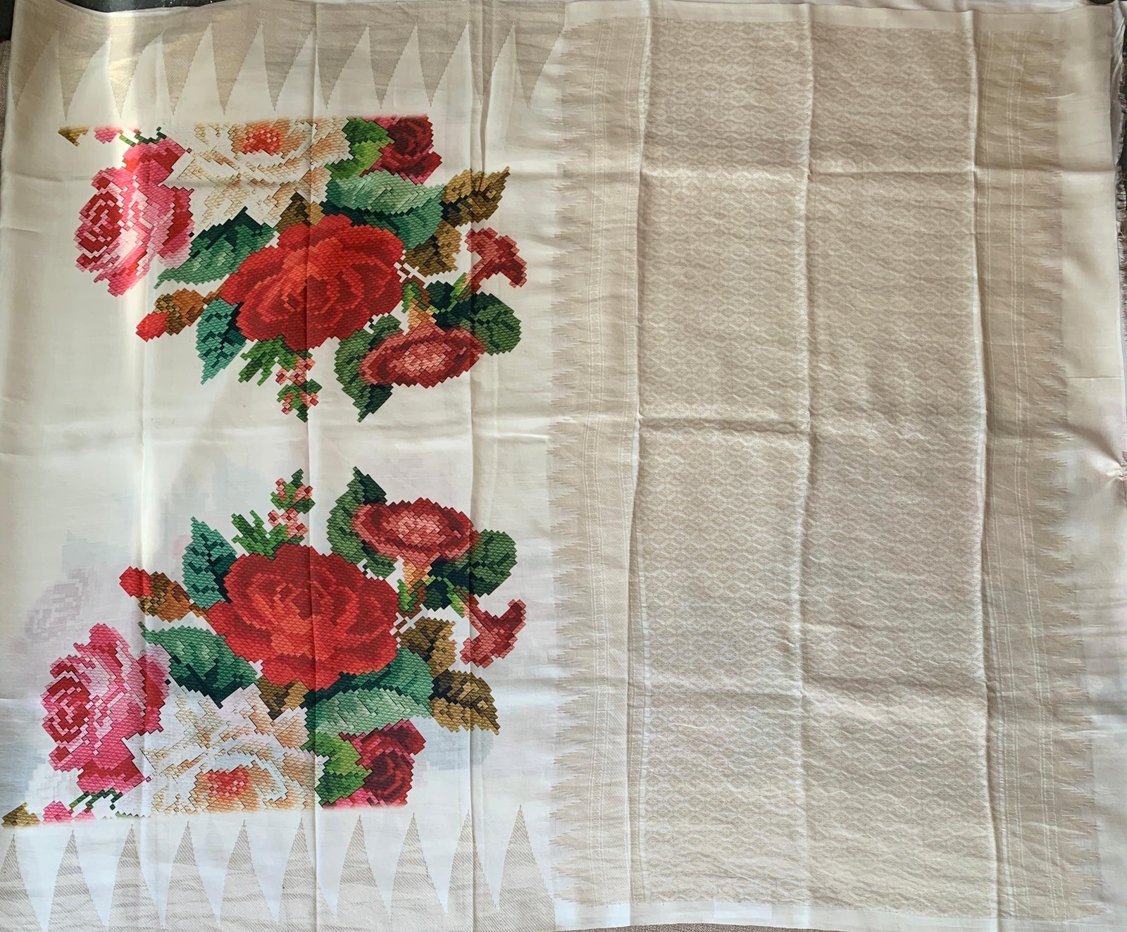 Half white Designer printed kanchi soft silk saree with temple border