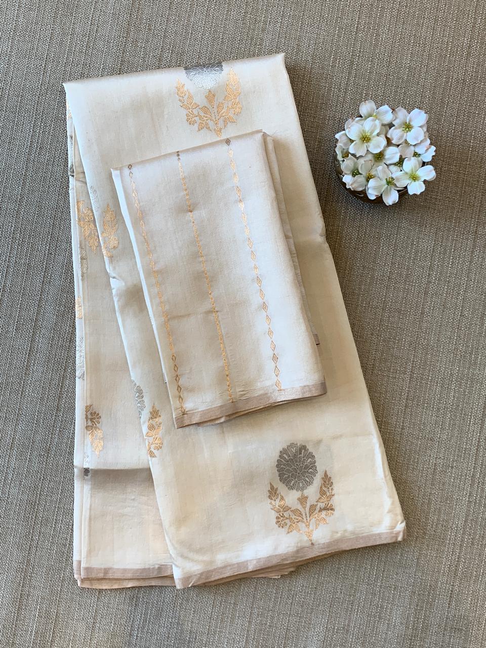 Light Beige Borderless Poona Silk Saree