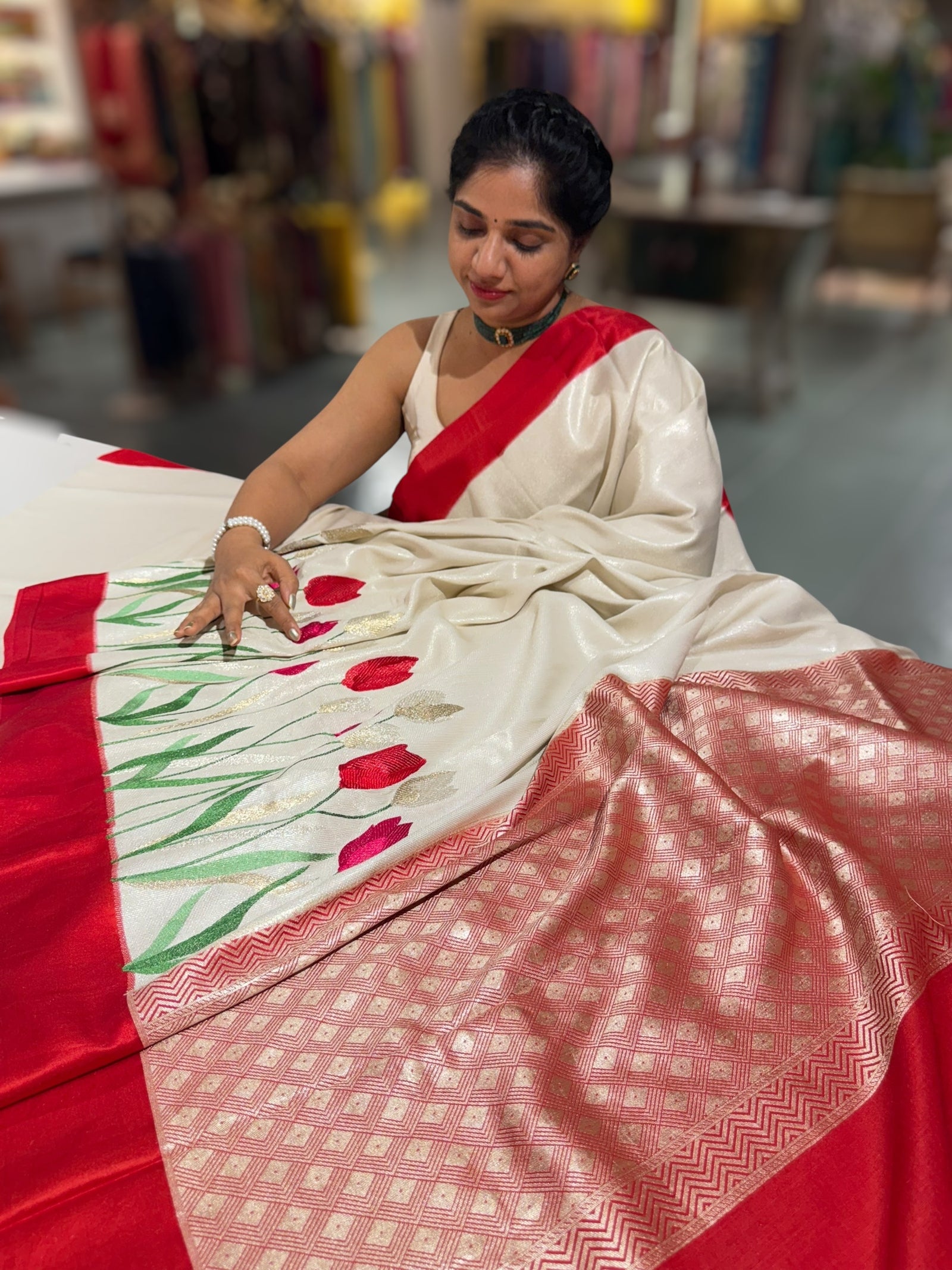Pure handloom Banarasi Tussar Khaddi Georgette with Tulip Border
