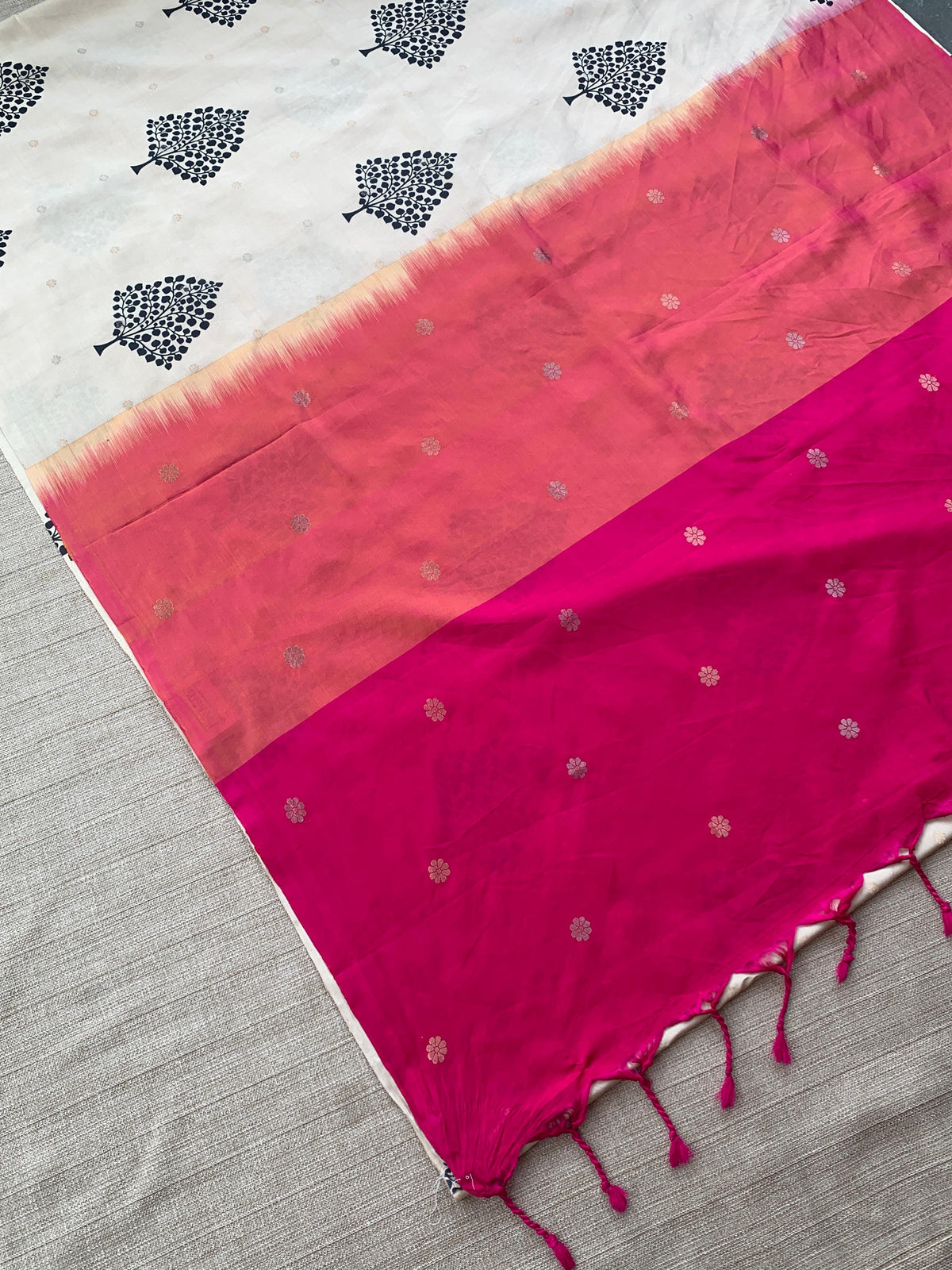 Beige Border less Designer printed kanchi silk saree with double color pallu