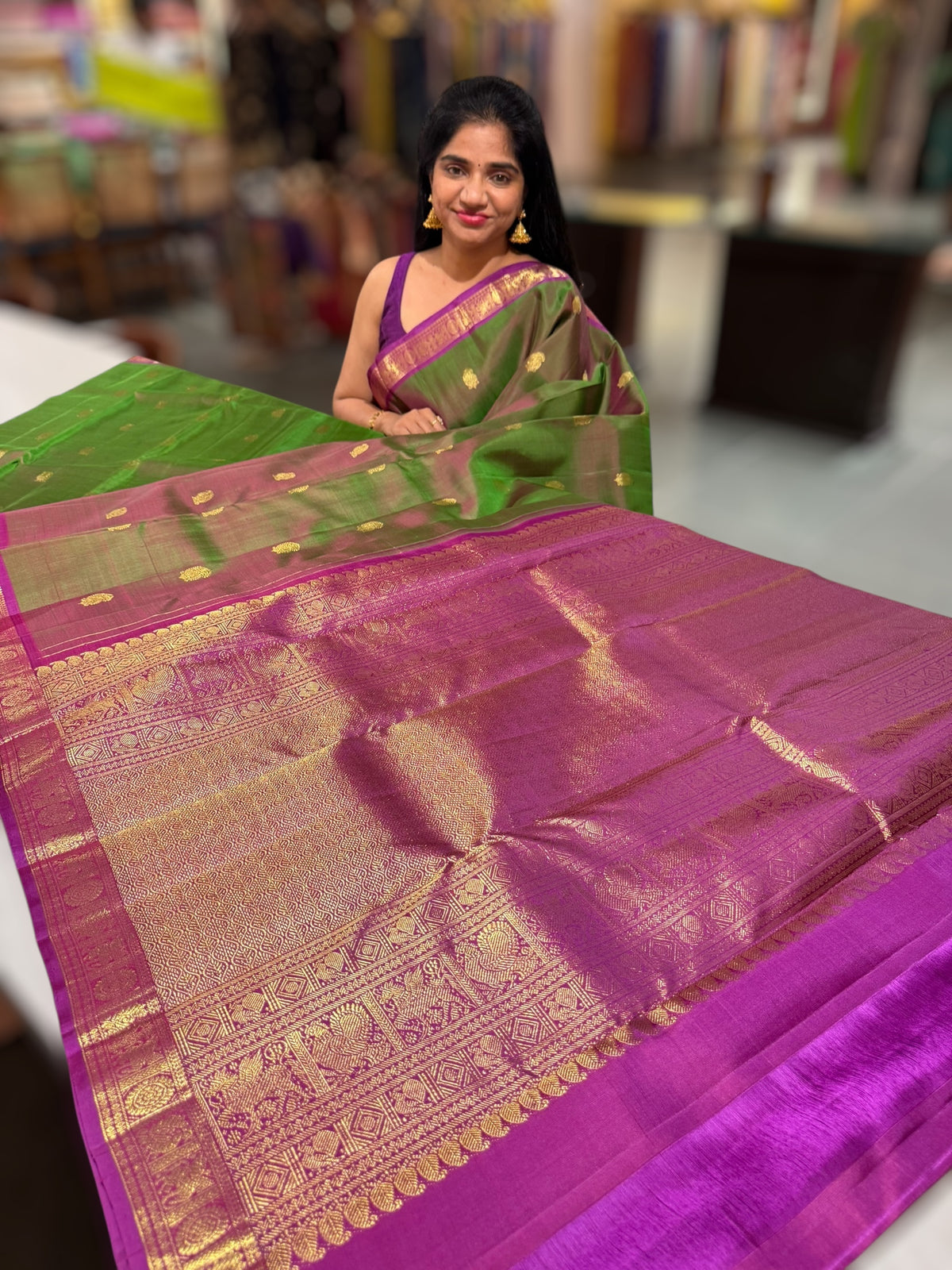 Leaf Green &amp; Majenta Combo Vintage Kanjeevaram Saree