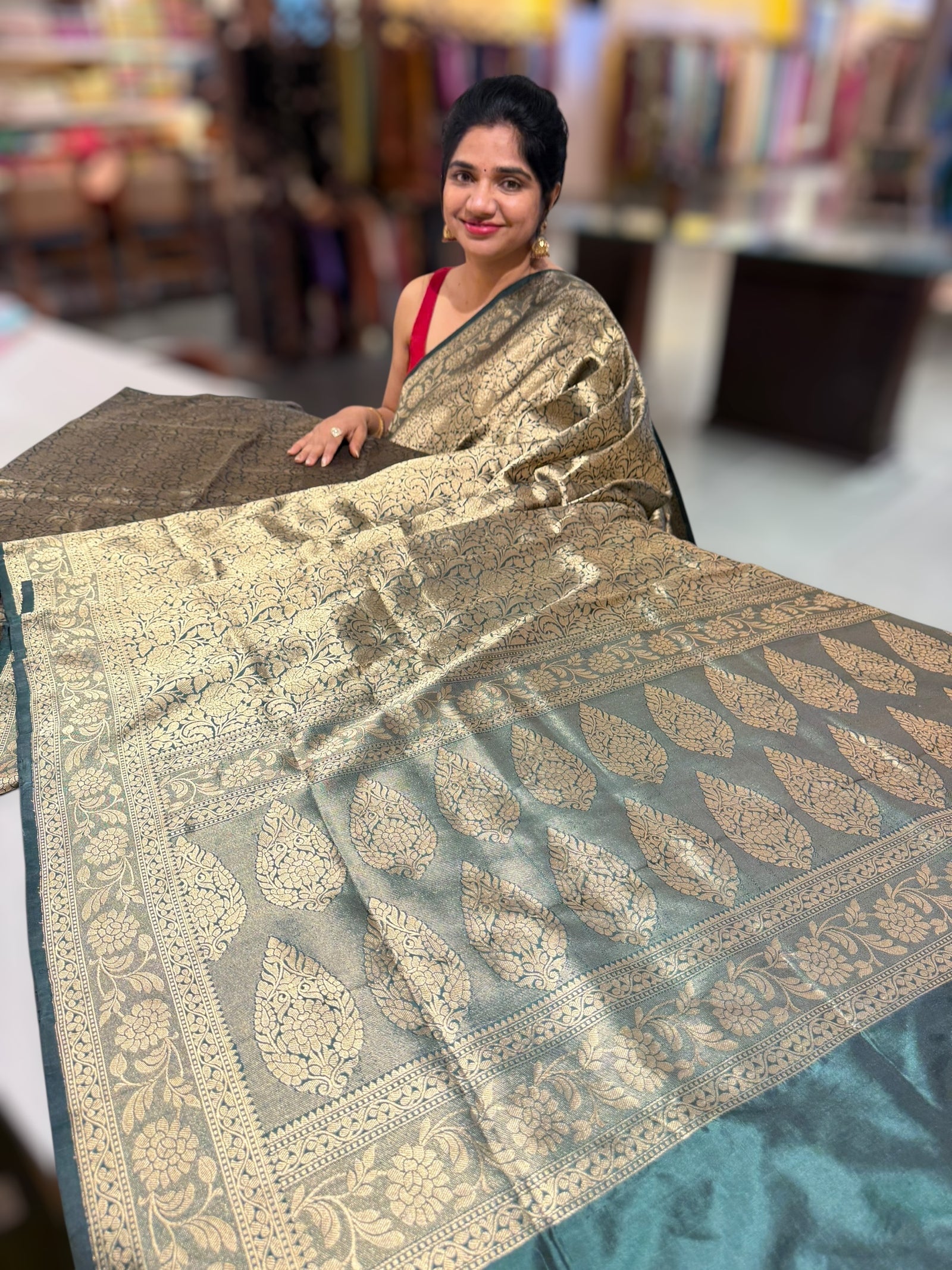 Forest Green Banarasi katan Tonchoi weaving Saree in monotone look