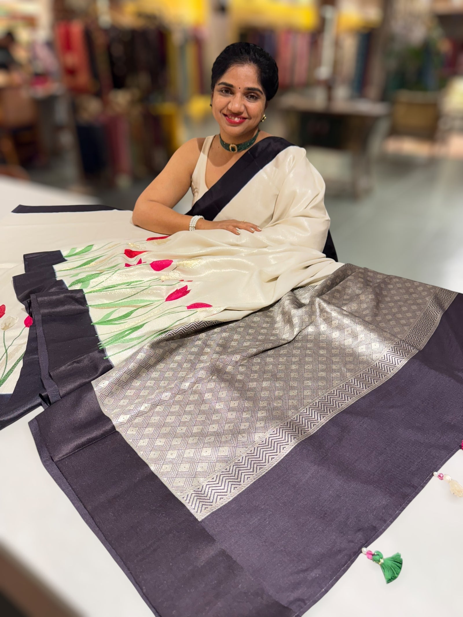 Pure handloom Banarasi Tussar Khaddi Georgette with Tulip Border