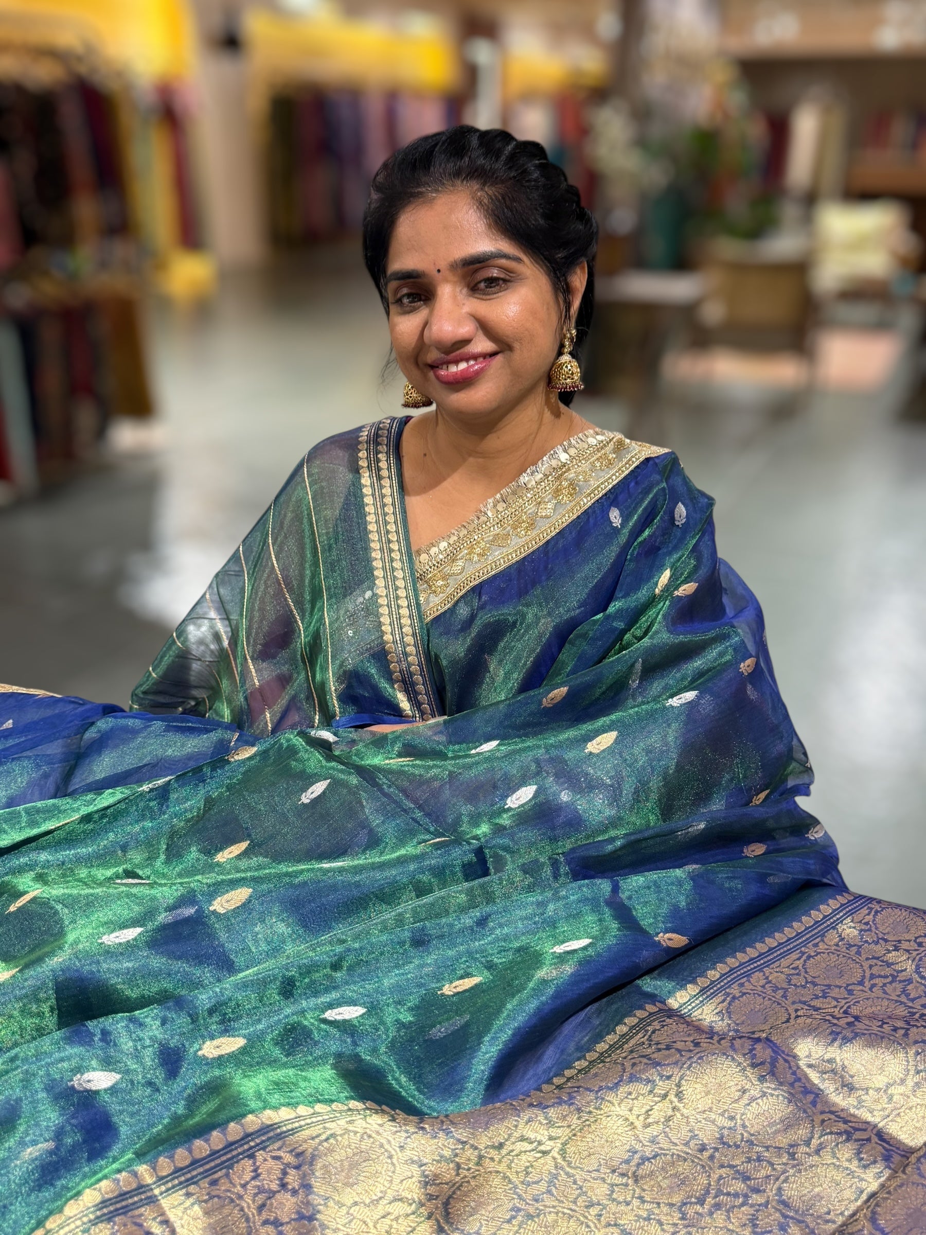 Peacock Green dual tone Pure handloom Banarasi Tissue saree