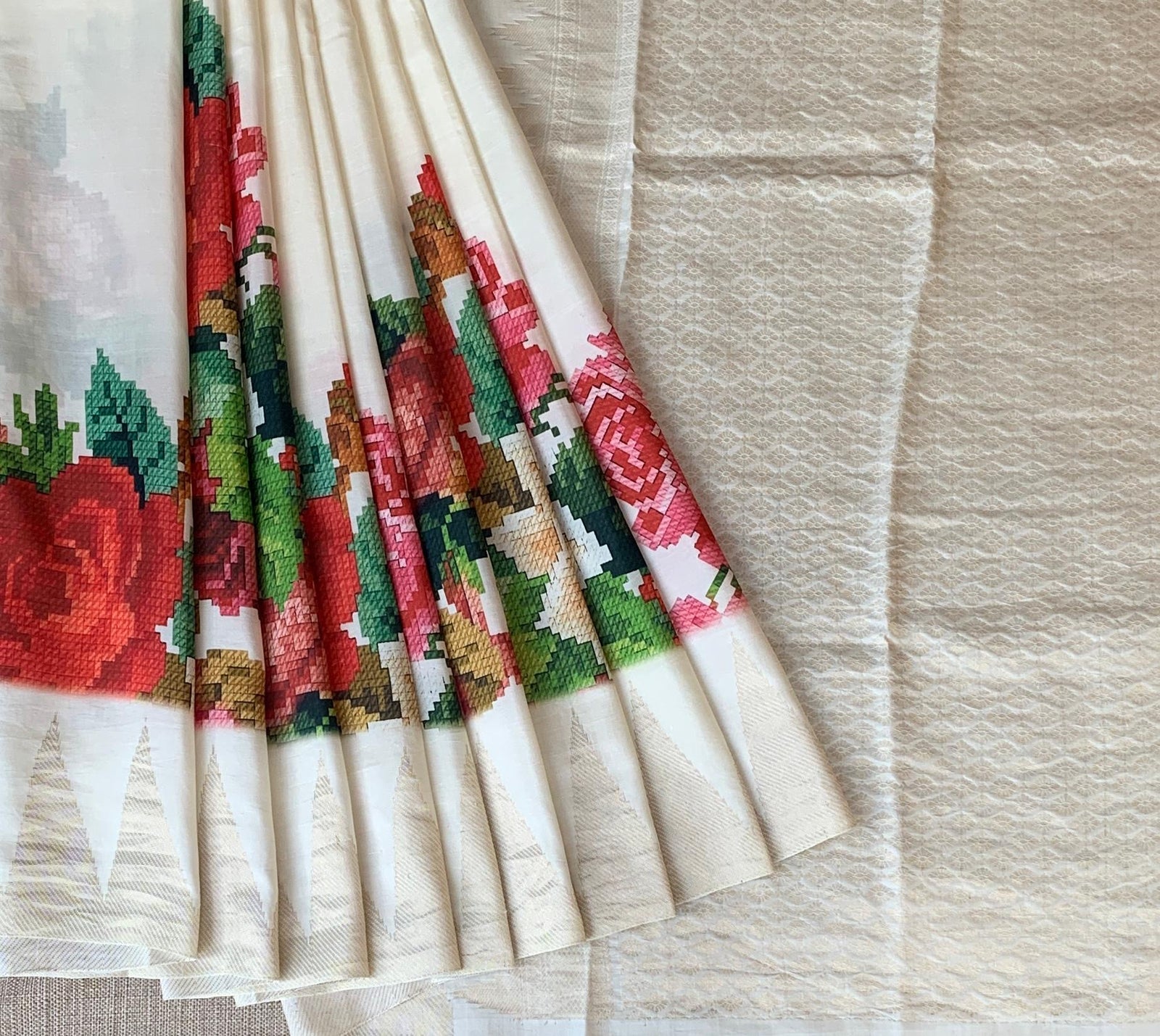 Half white Designer printed kanchi soft silk saree with temple border