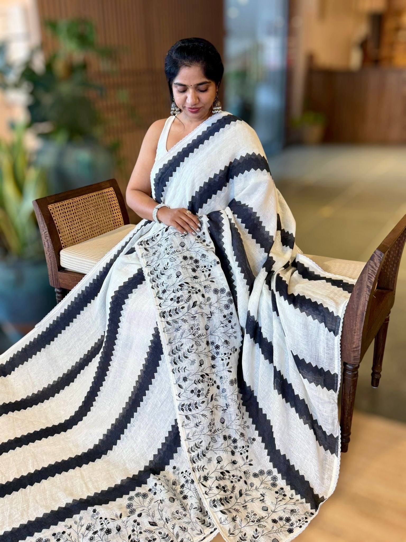 Black &White Lenin Saree With Embroidered Skirt Border