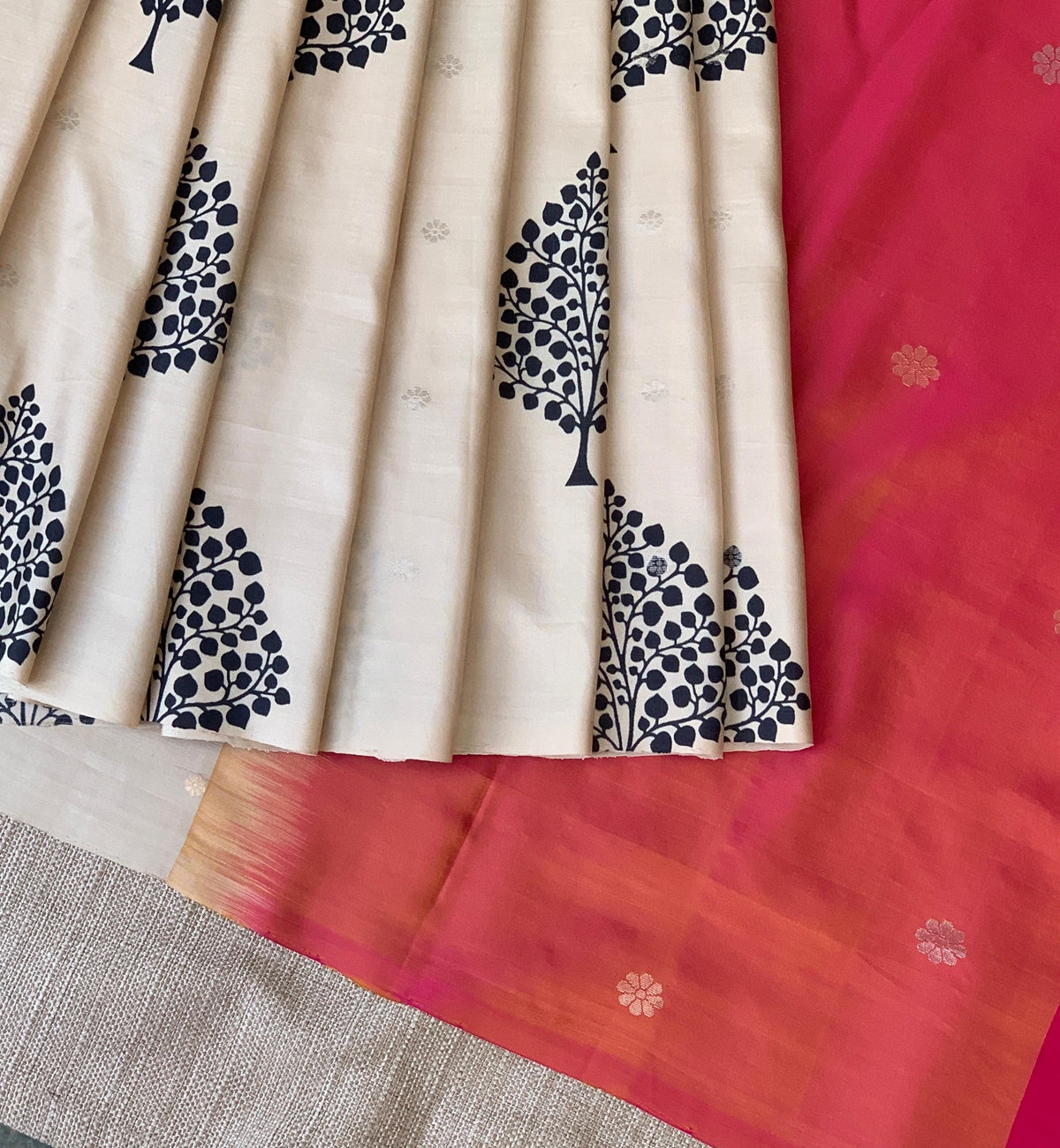 Beige Border less Designer printed kanchi silk saree with double color pallu