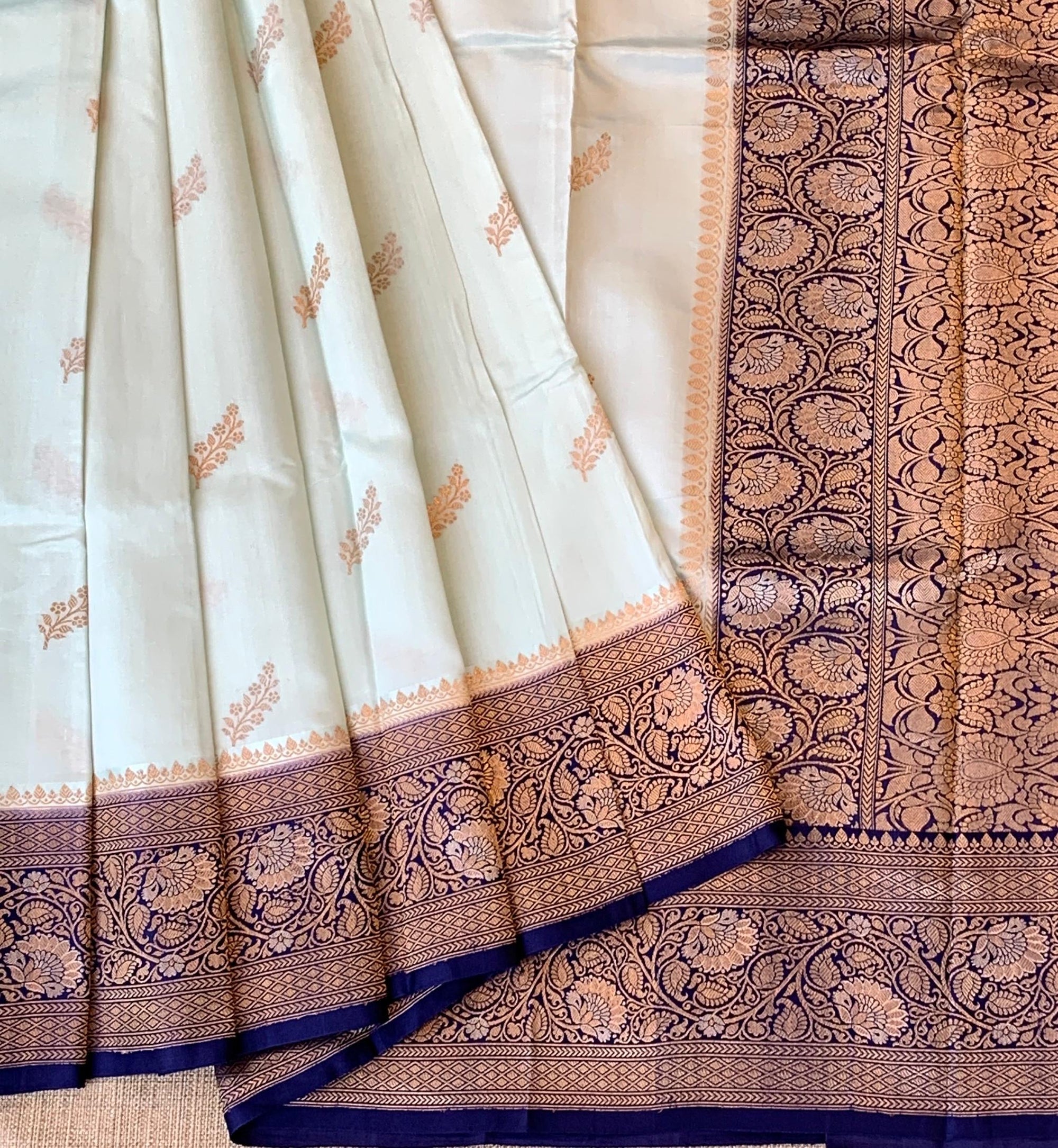 Powder Blue & Navy Blue Combo Raw Mangoe Silk Saree with heavy weaving mashru border & kaduwa woven motifs.
