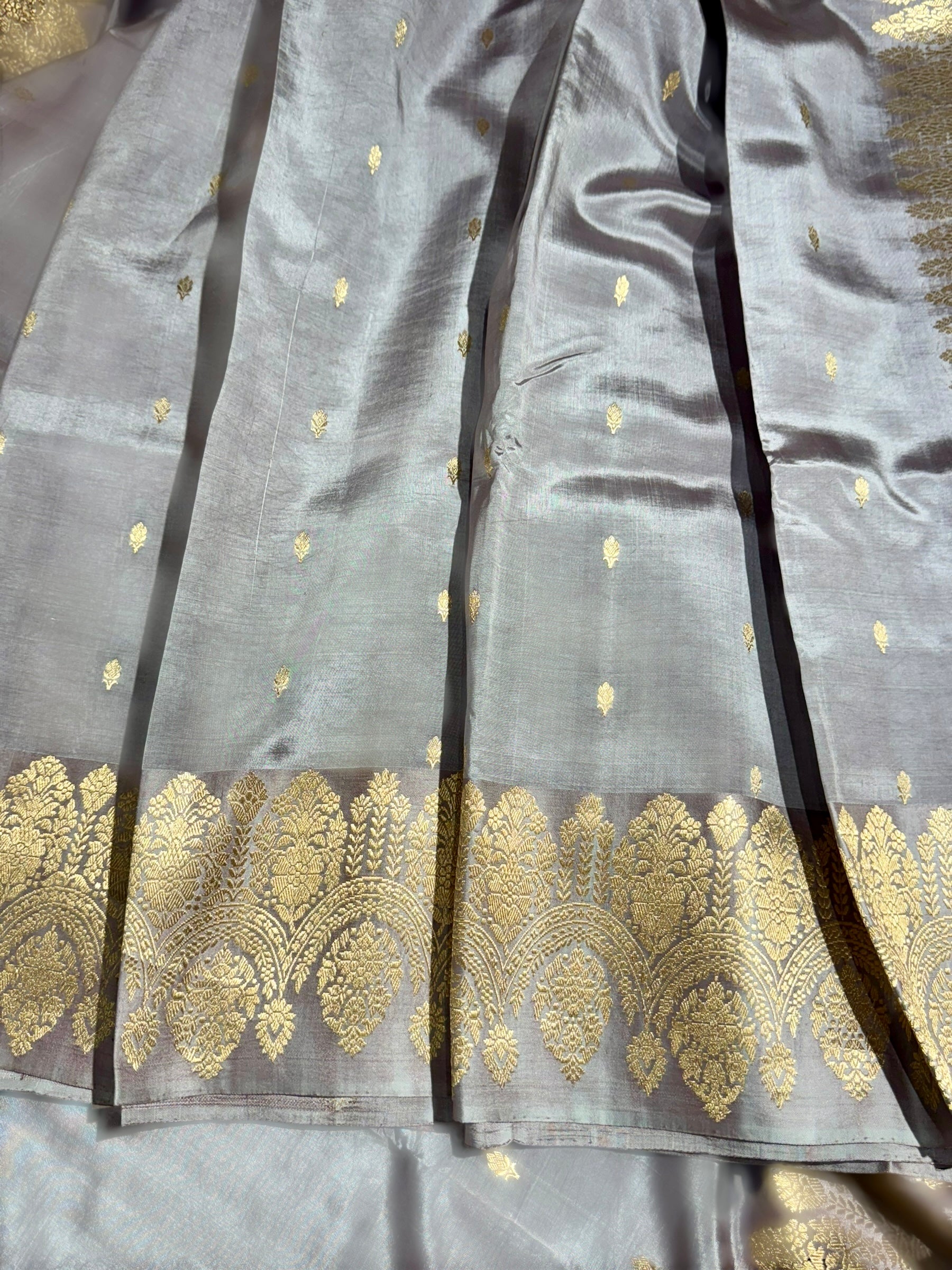 Dusty Mauve Raw Mangoe Silk Saree with heavy weaving Mashru Open Border