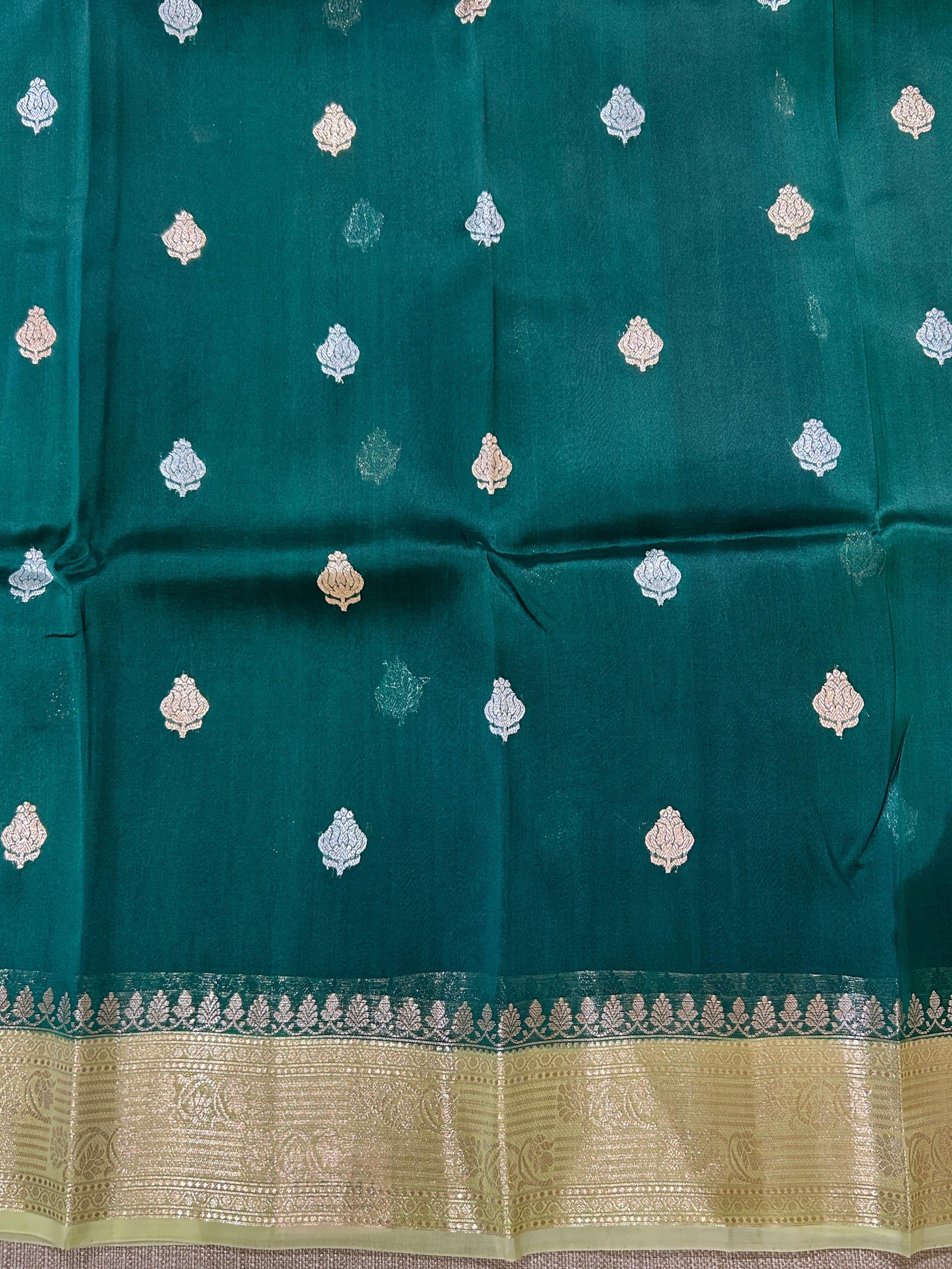 Bottle Green & apple green Combo Pure Handloom premium Kora Banarasi Saree