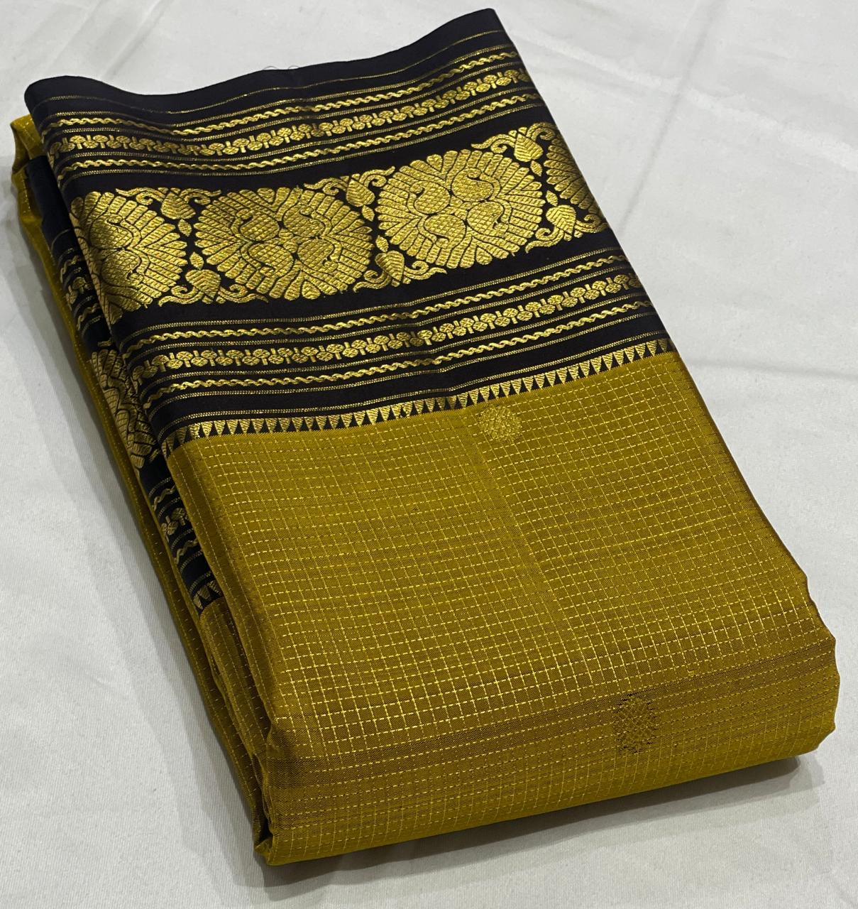 Olive Gold Vaira Oosi Checks Vintage Kanjeevaram Saree
