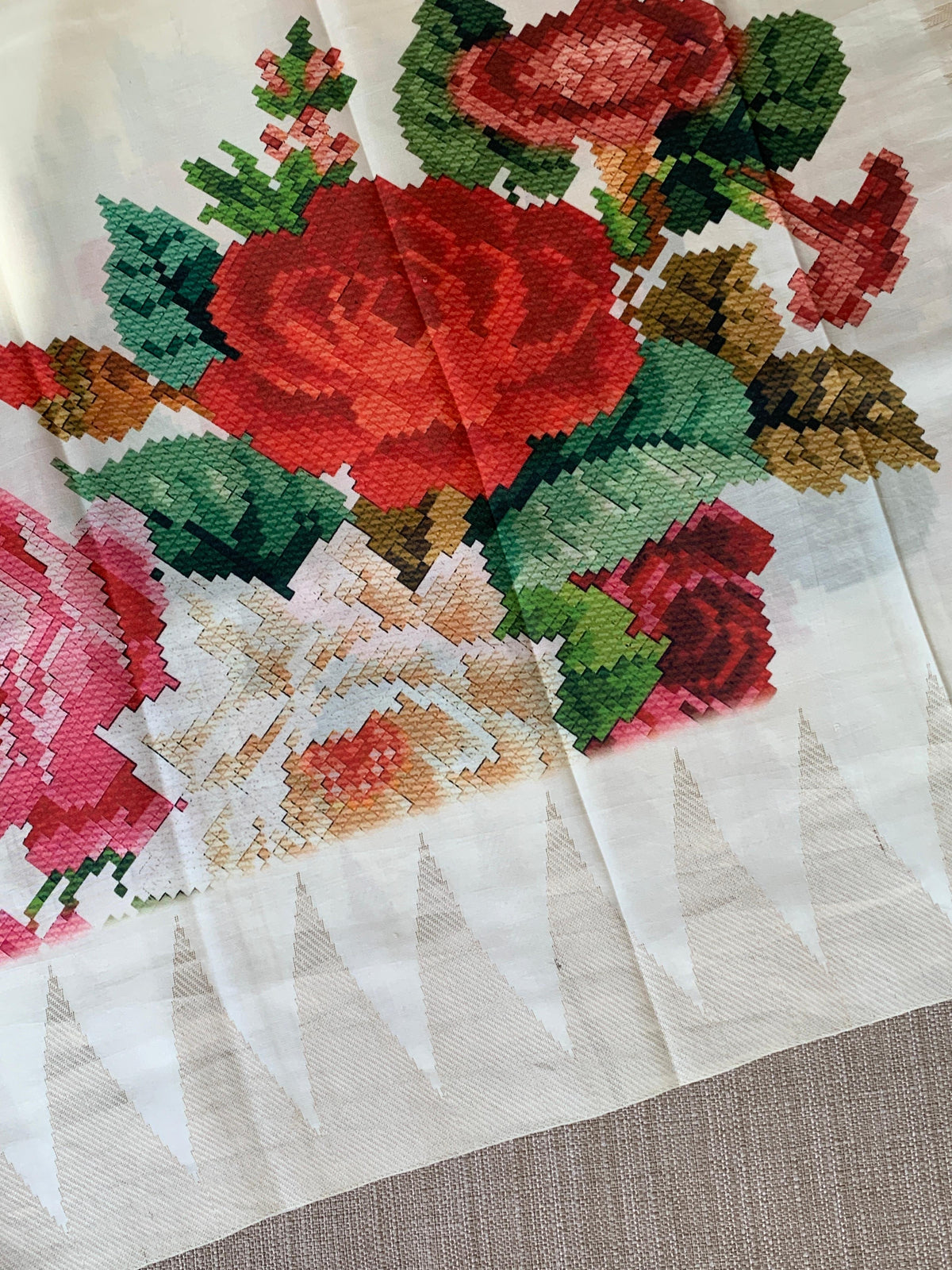 Half white Designer printed kanchi soft silk saree with temple border