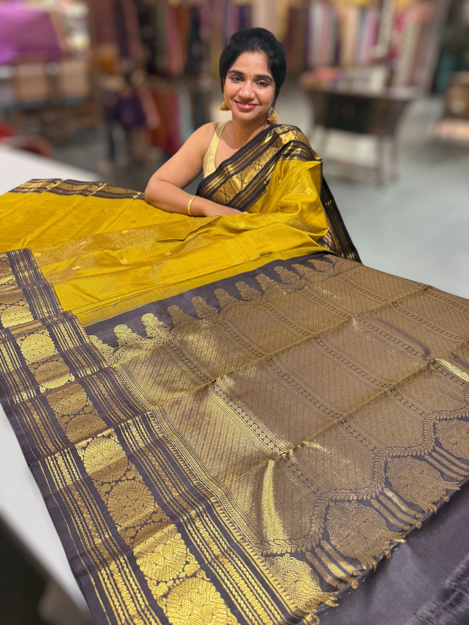 Olive Gold Vaira Oosi Checks Vintage Kanjeevaram Saree
