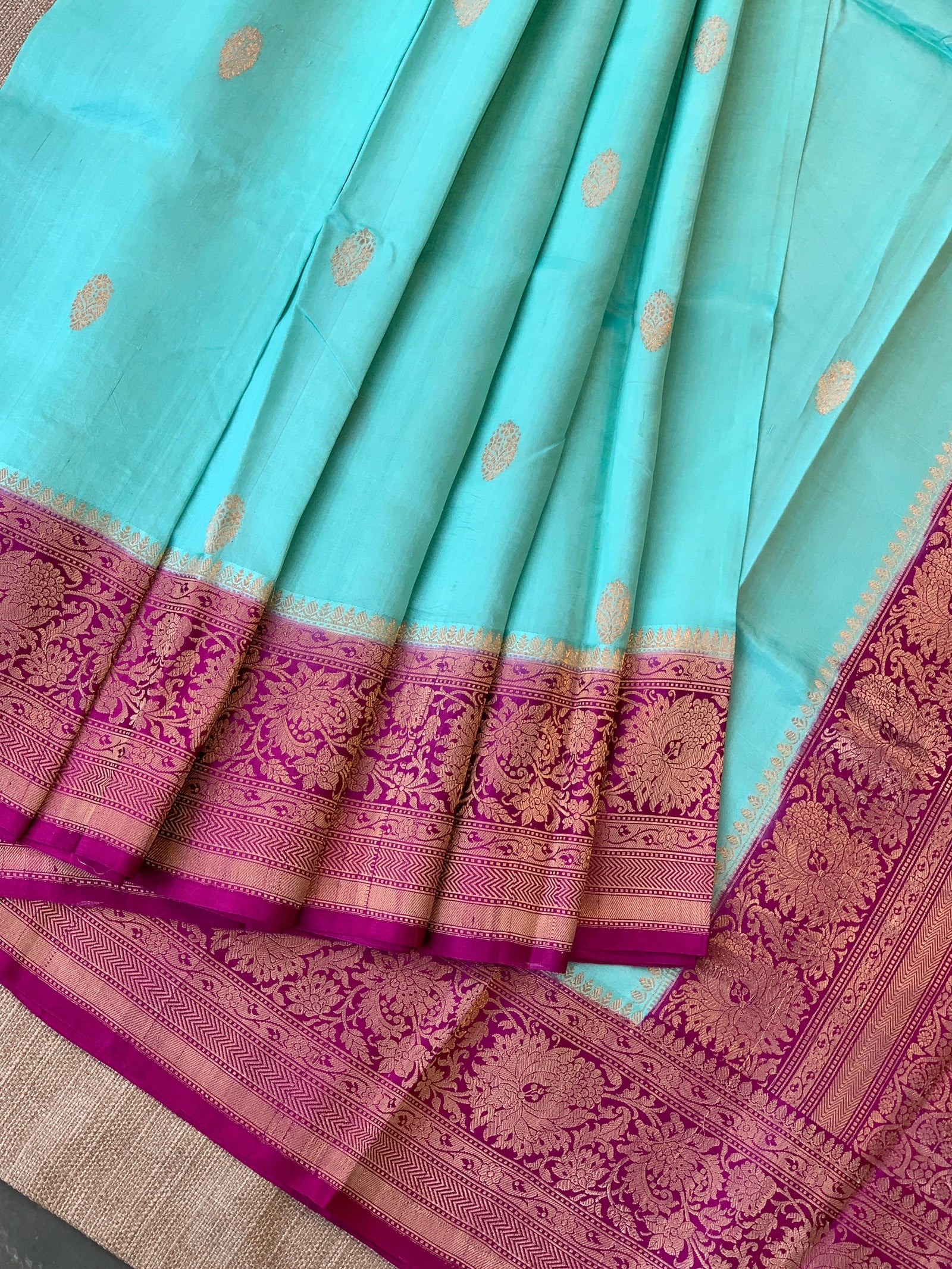 SeaBlue & Majenta Combo PoonaSilk Saree with heavy weaving mashru border & kaduwa woven motifs.