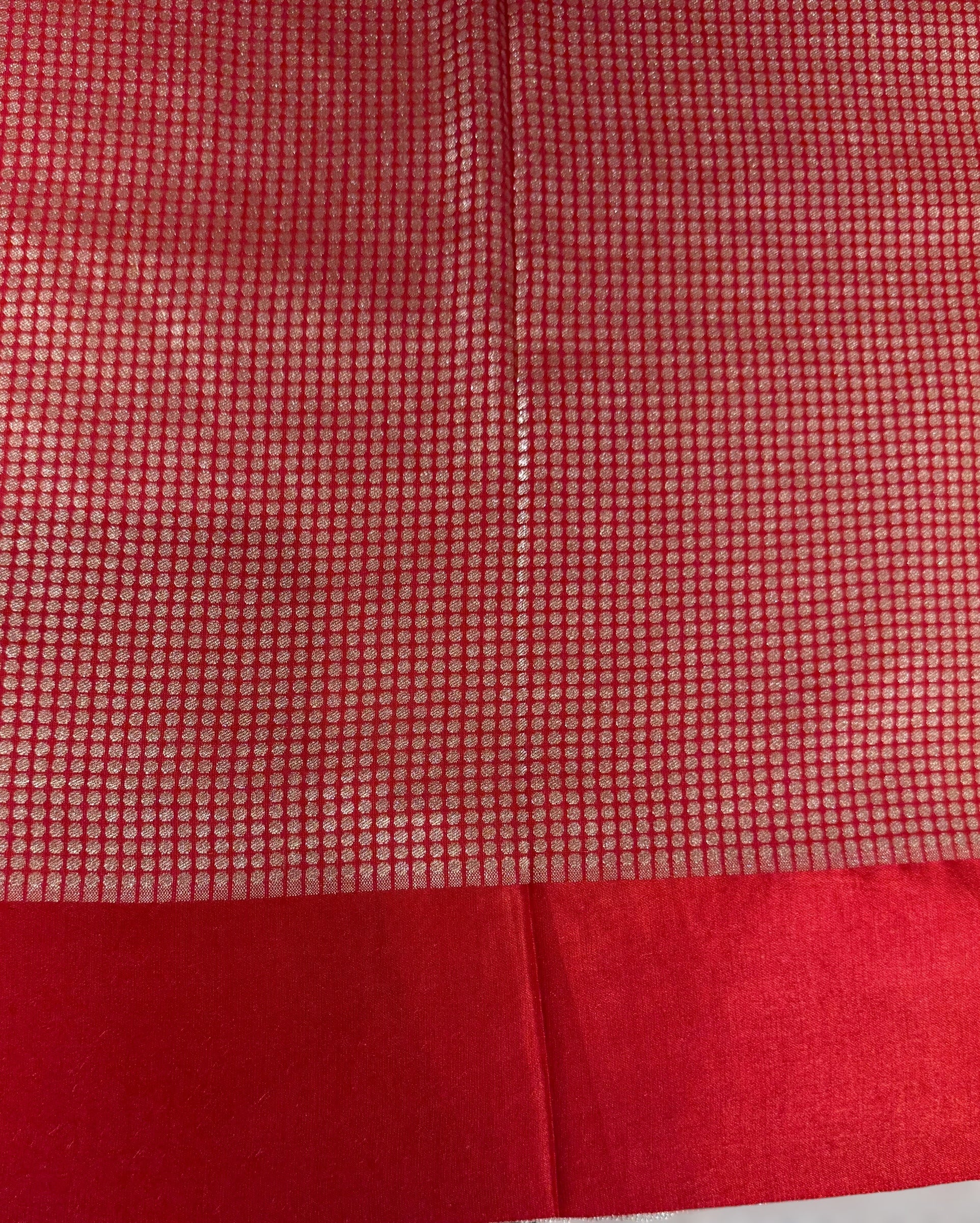Pure handloom Banarasi Tussar Khaddi Georgette with Tulip Border