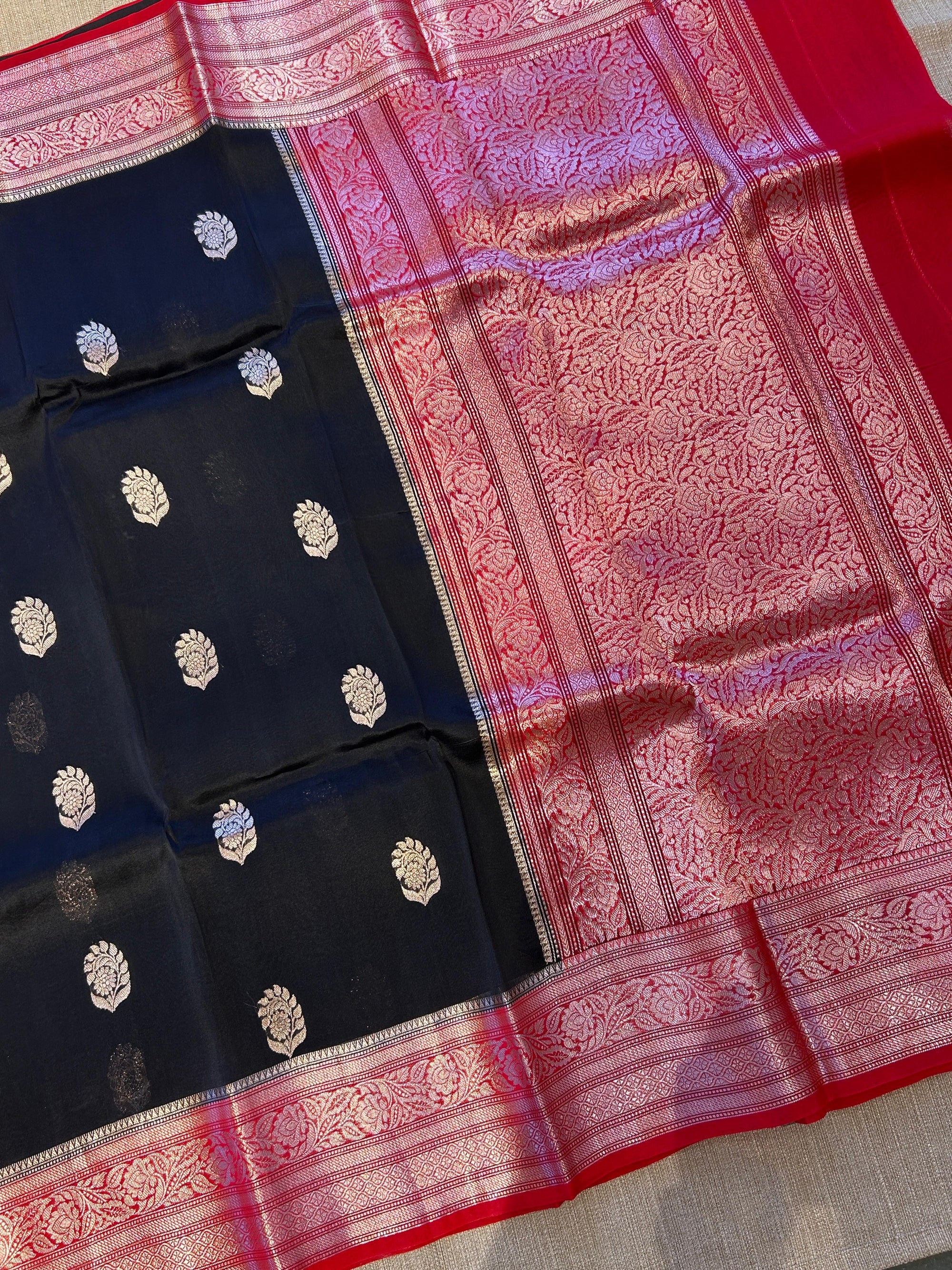 Black and Red Combo Pure Handloom premium Kora Banarasi Saree