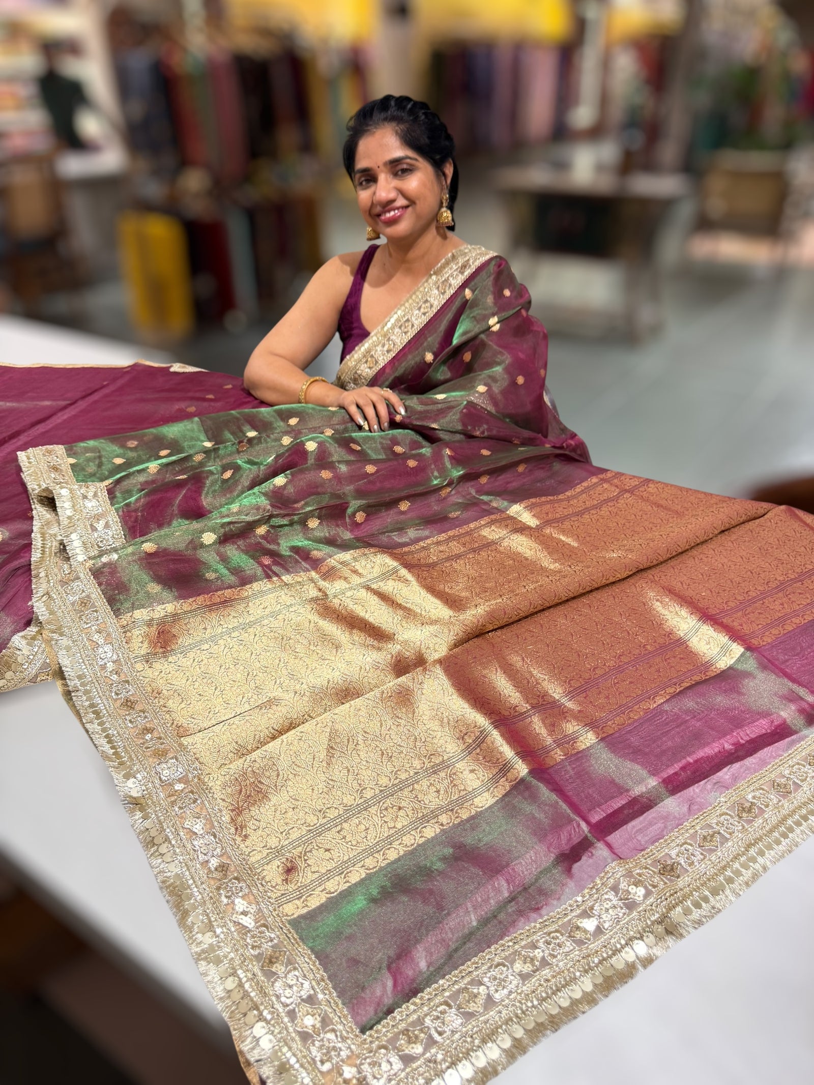Green & Wine Dual tone Pure handloom Banarasi Tissue saree