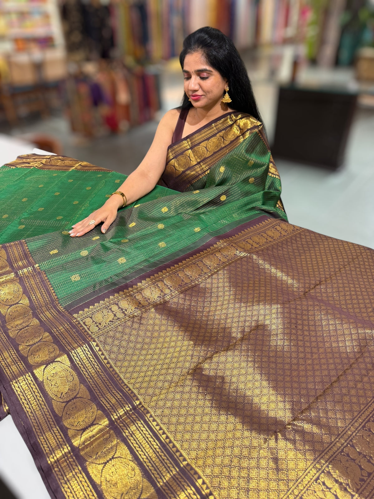 Emerald Green and Brown Combo Vaira Oosi Checks Vintage Kanjeevaram Saree