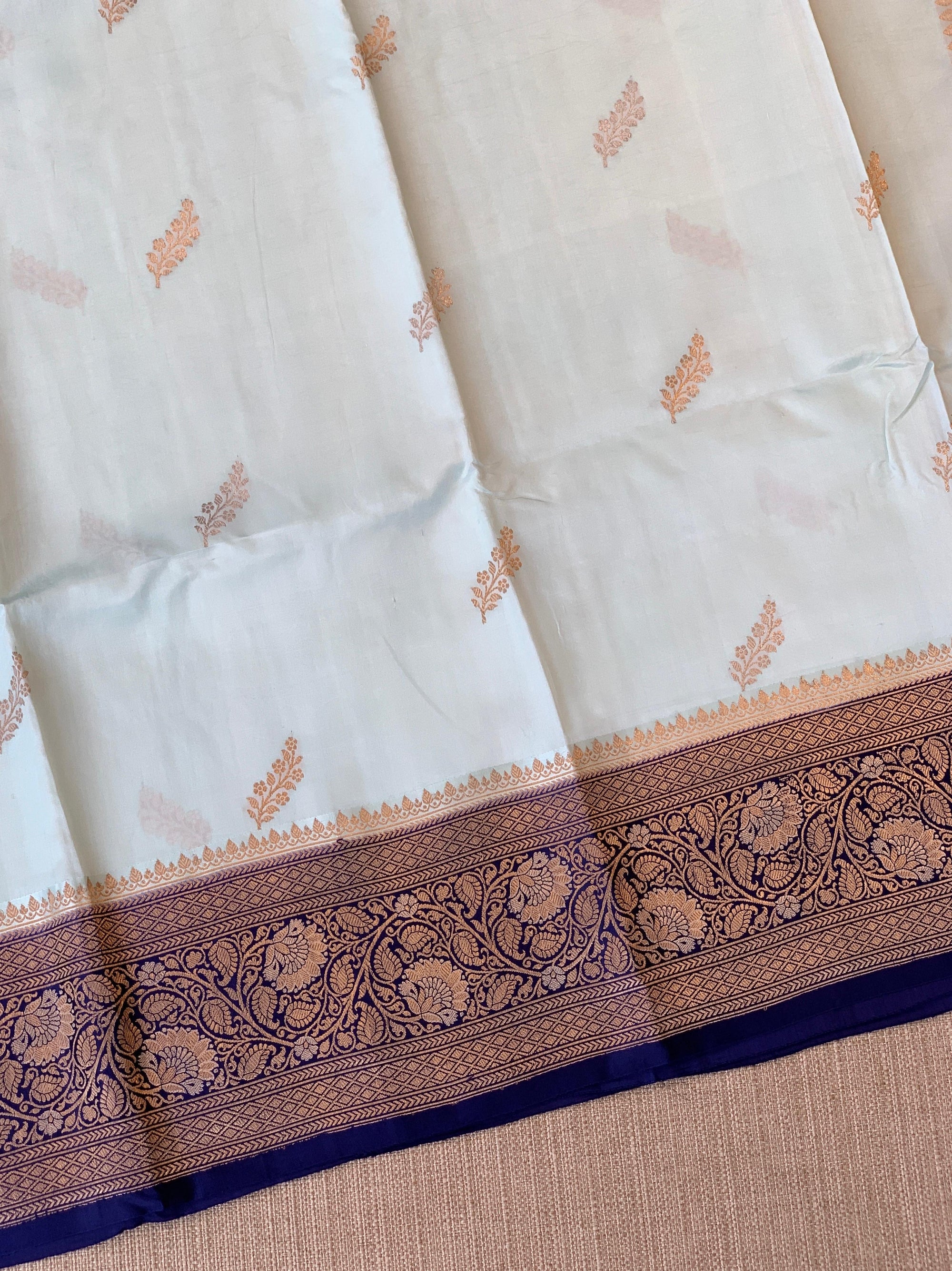 Powder Blue & Navy Blue Combo Raw Mangoe Silk Saree with heavy weaving mashru border & kaduwa woven motifs.