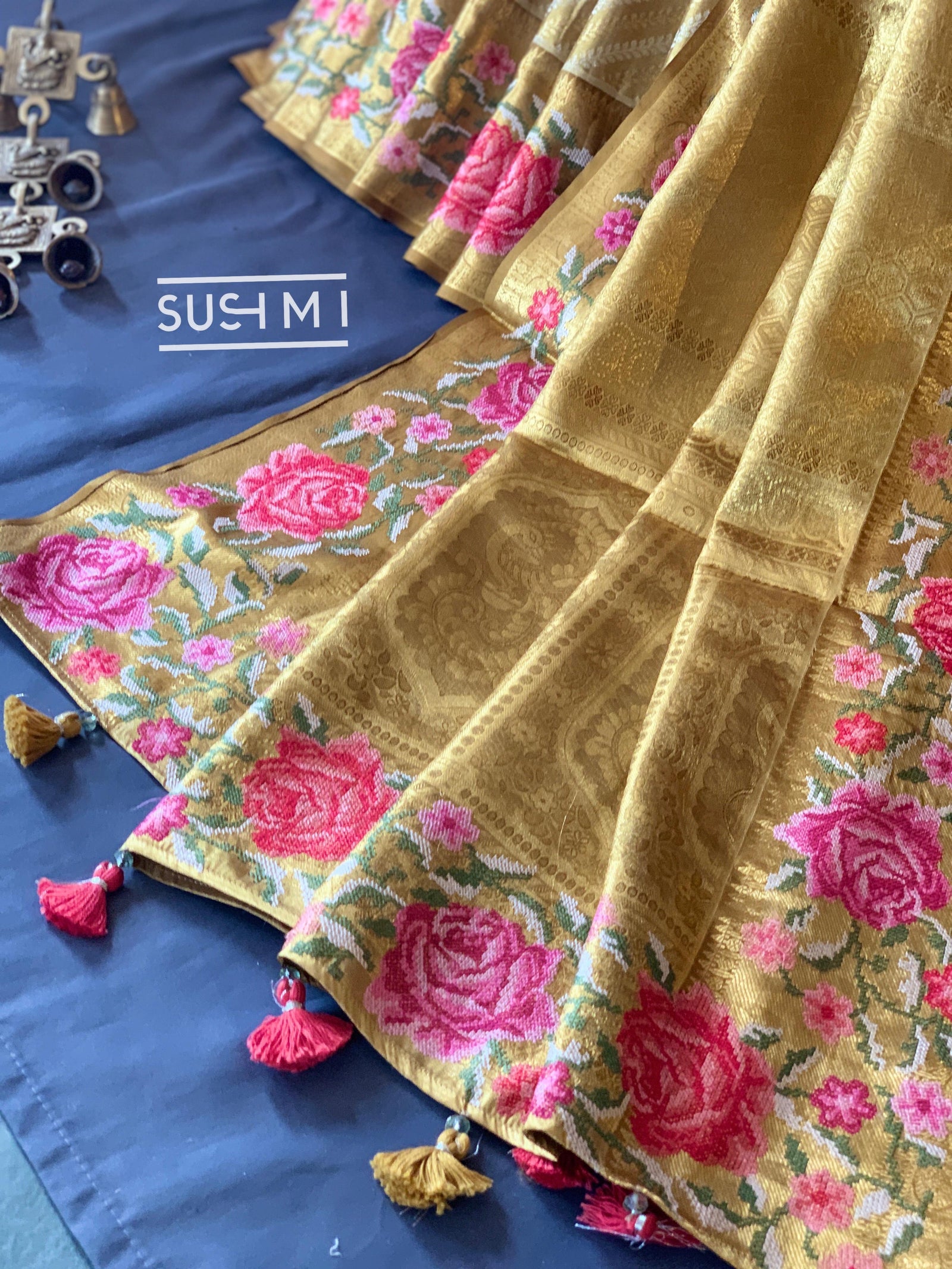 Molten Gold Kanjeevaram Tissue Sareewith petite point embroidery : S62F088