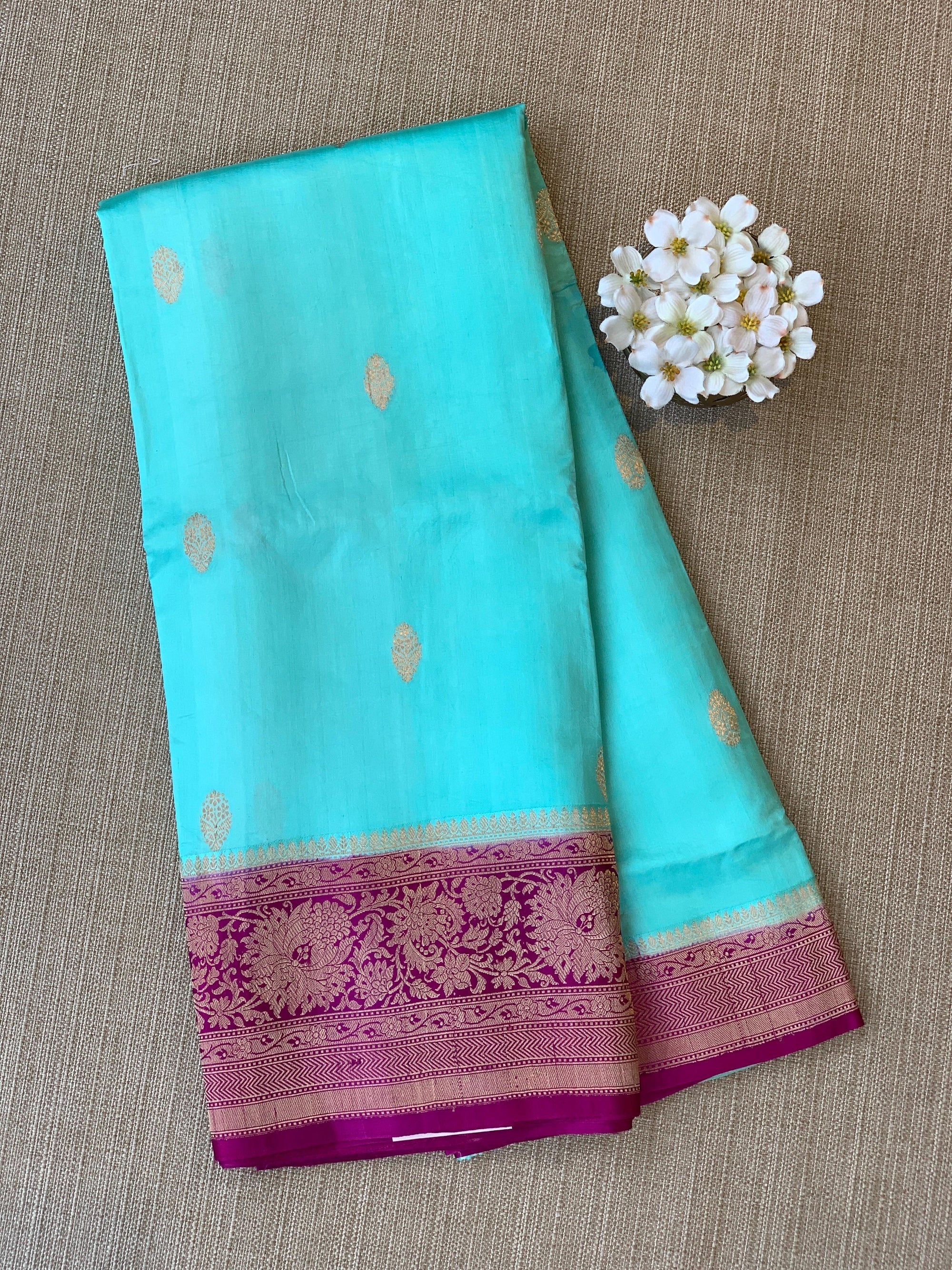 SeaBlue & Majenta Combo Raw Mangoe Silk Saree with heavy weaving mashru border & kaduwa woven motifs.
