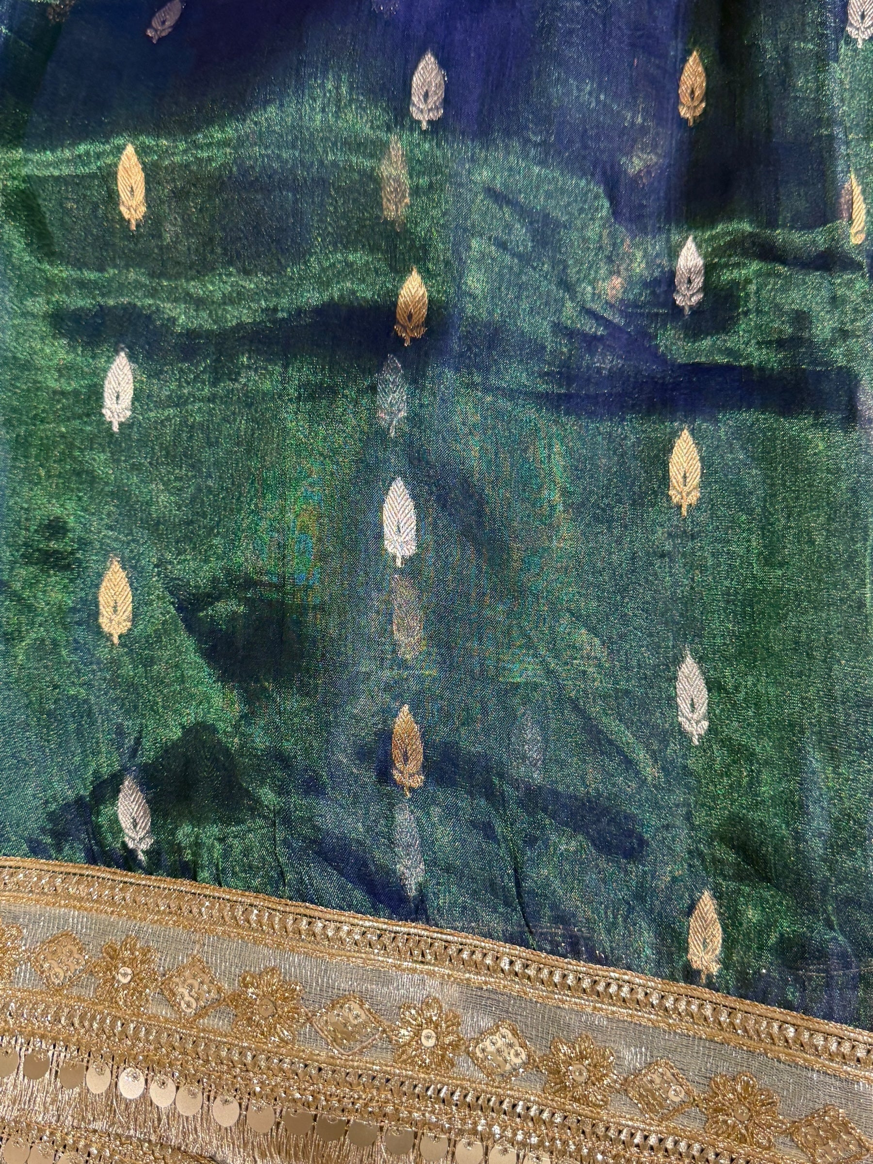 Peacock Green dual tone Pure handloom Banarasi Tissue saree