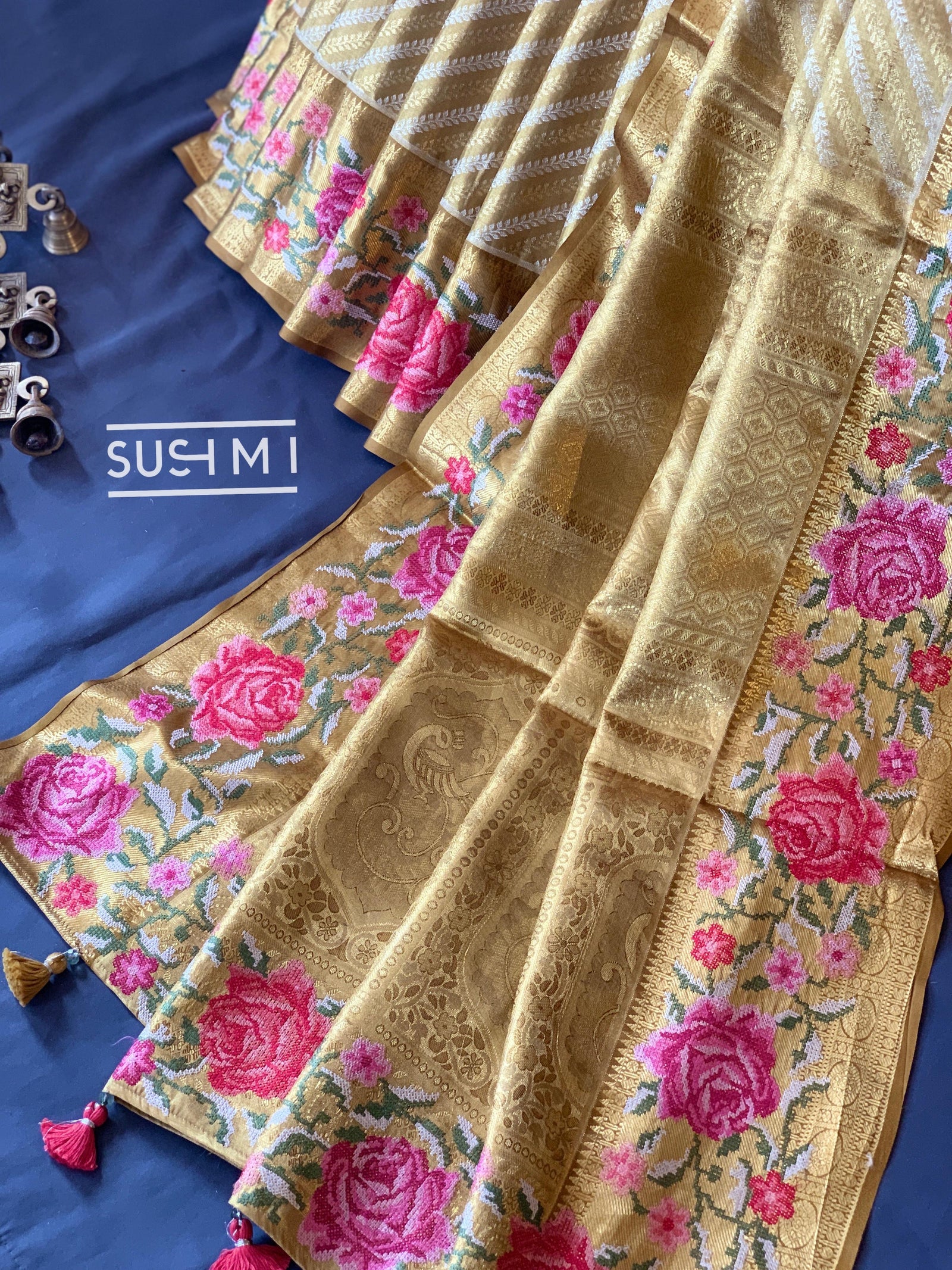 Molten Gold Kanjeevaram Tissue Sareewith petite point embroidery : S62F088