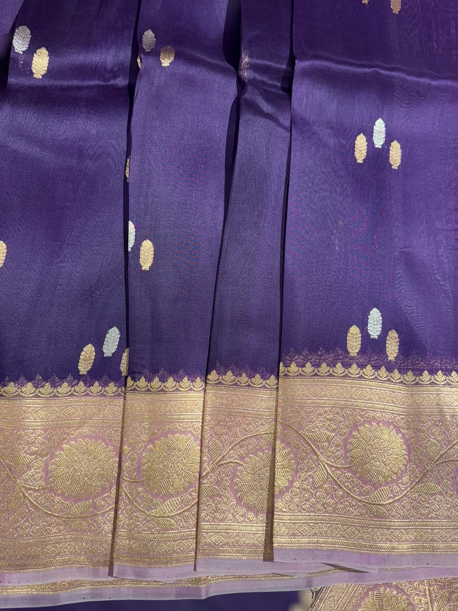 Violet & Lilac Pure Handloom premium Kora Banarasi Saree