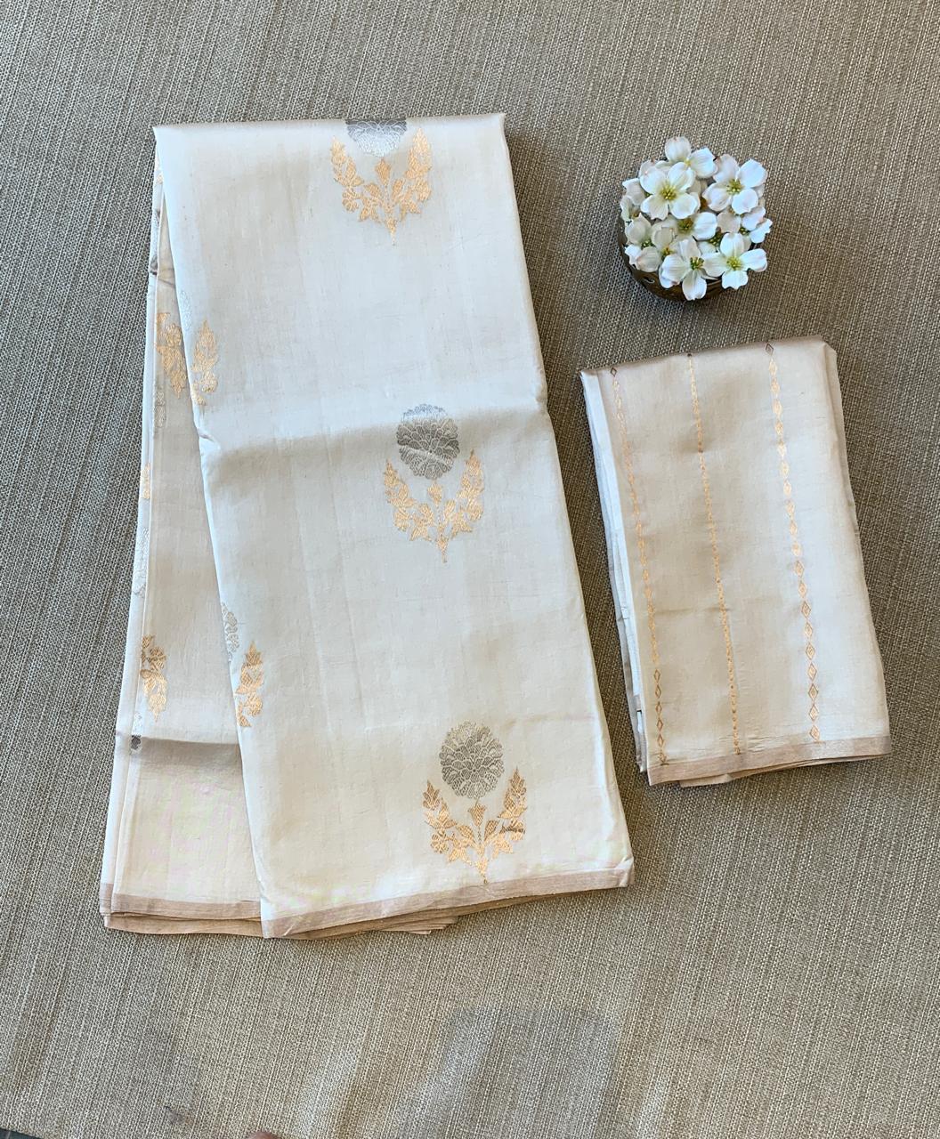 Light Beige Borderless Poona Silk Saree