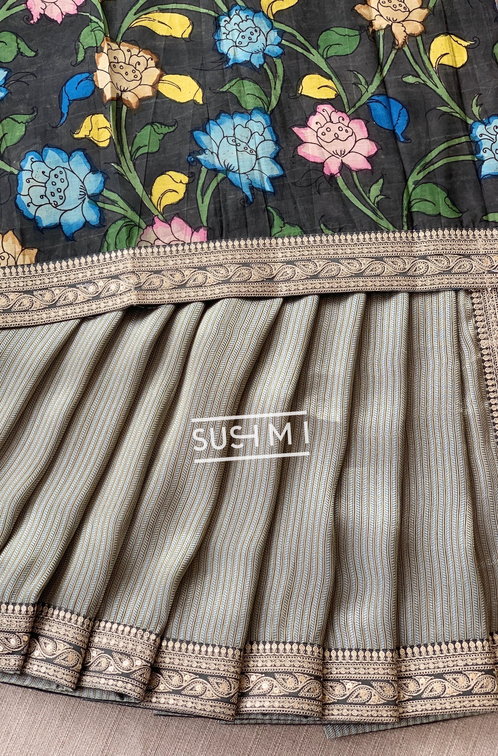 Darkest Green Banarasi tonchoi with pen kalamkari Blouse : D62F022