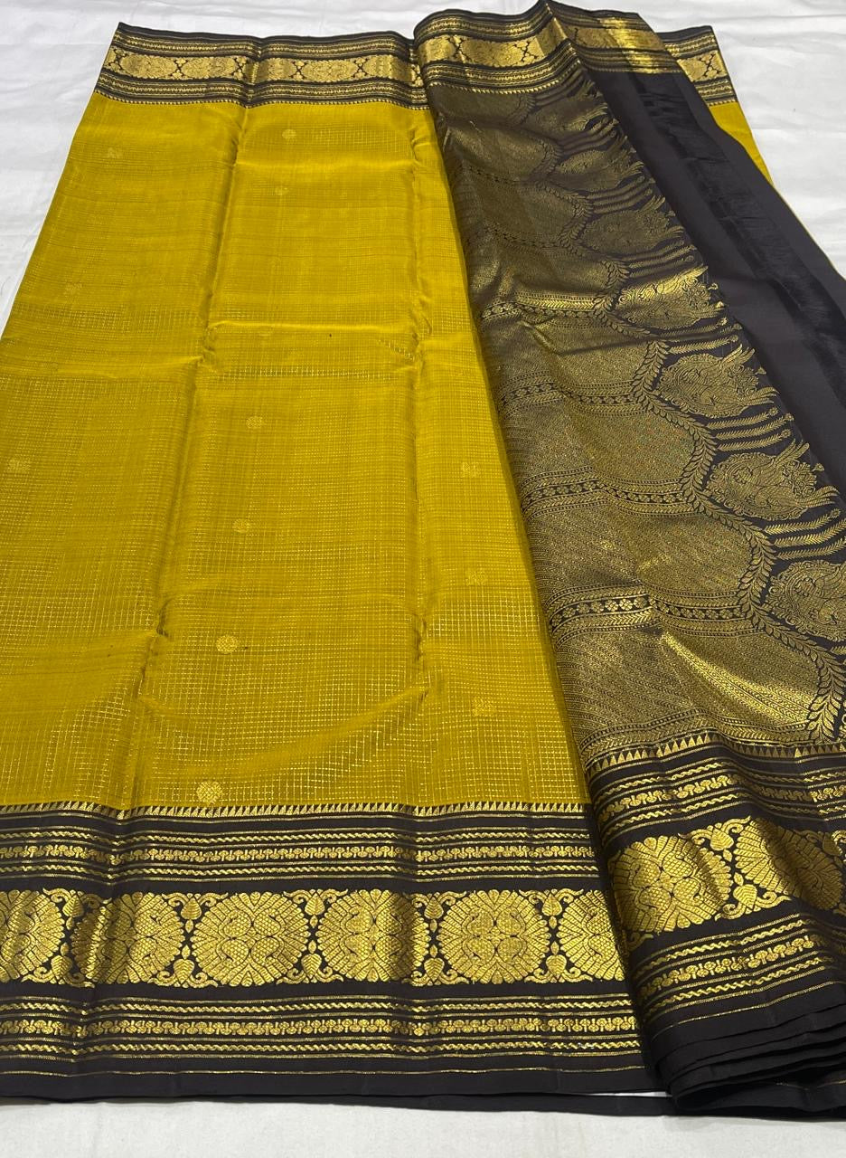 Olive Gold Vaira Oosi Checks Vintage Kanjeevaram Saree