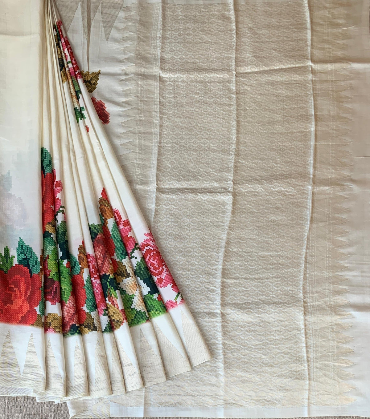 Half white Designer printed kanchi soft silk saree with temple border