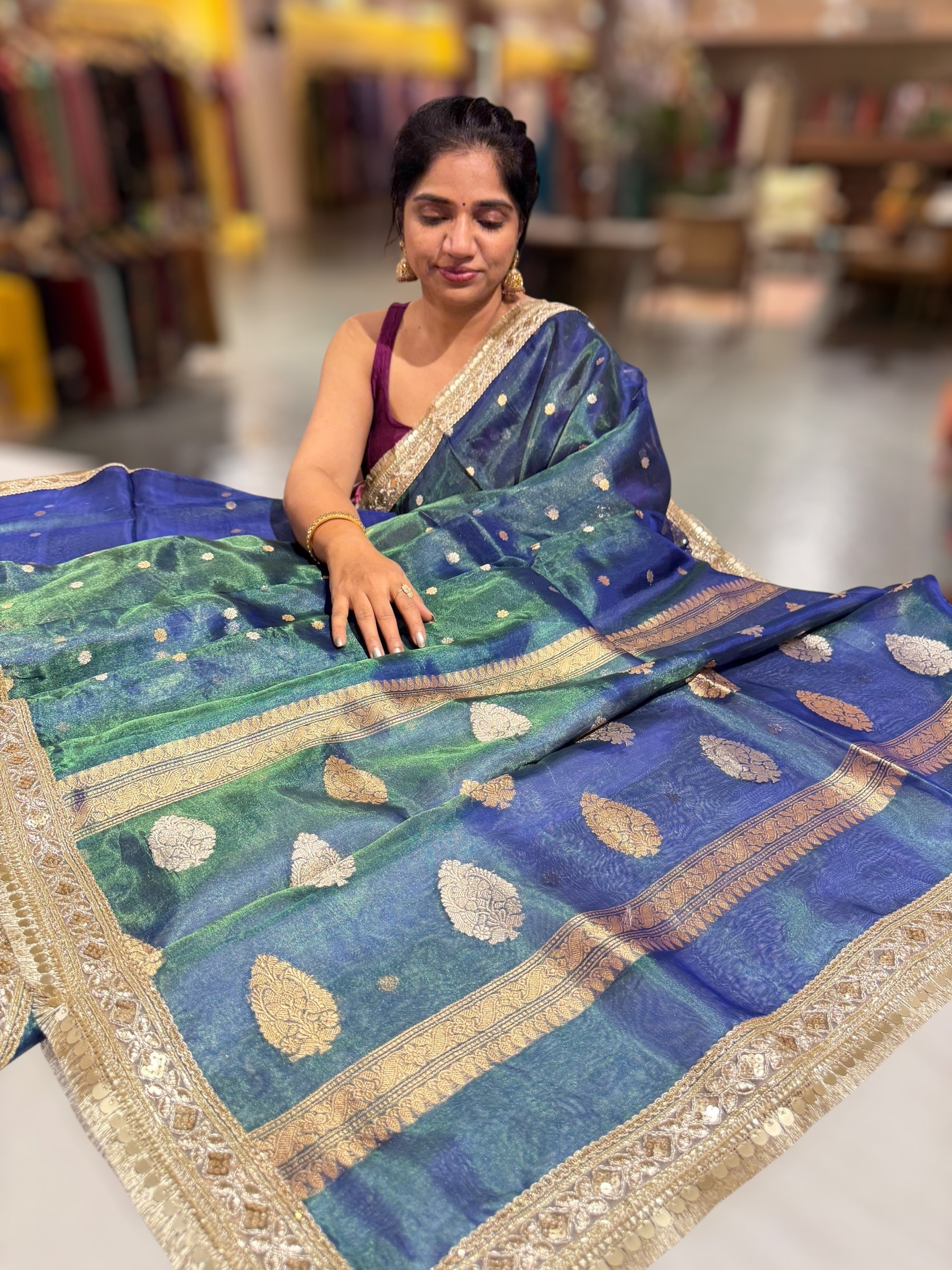 Peacock Green Pure handloom Banarasi Tissue saree