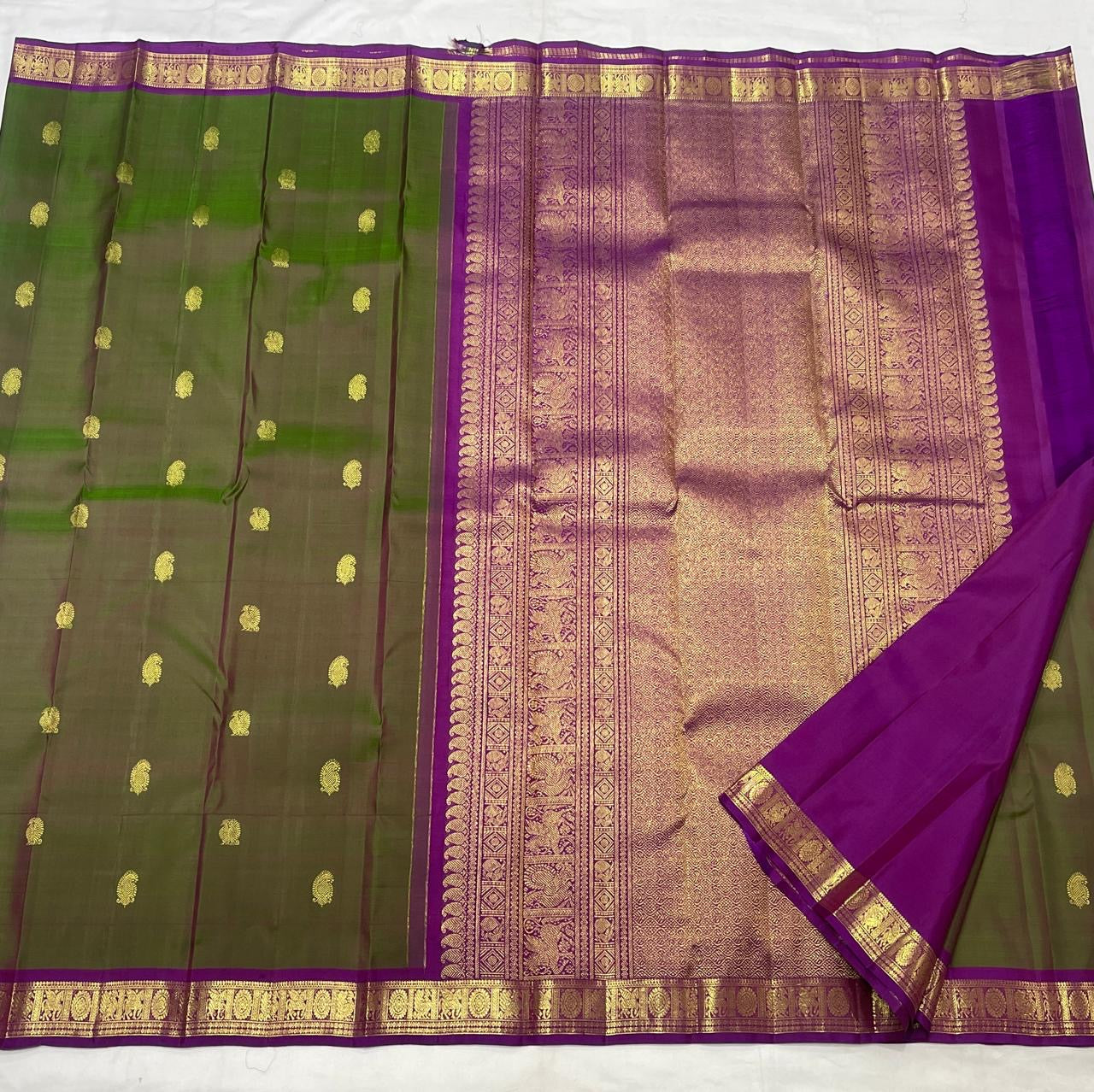 Leaf Green & Majenta Combo Vintage Kanjeevaram Saree