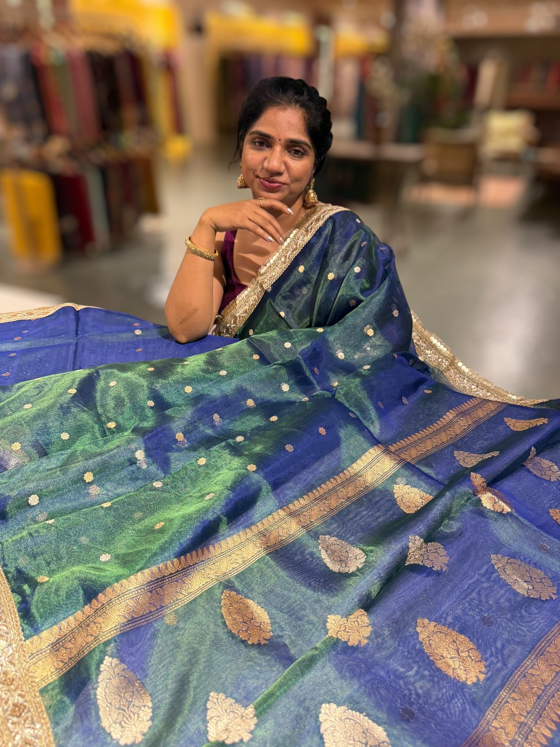 Peacock Green Pure handloom Banarasi Tissue saree