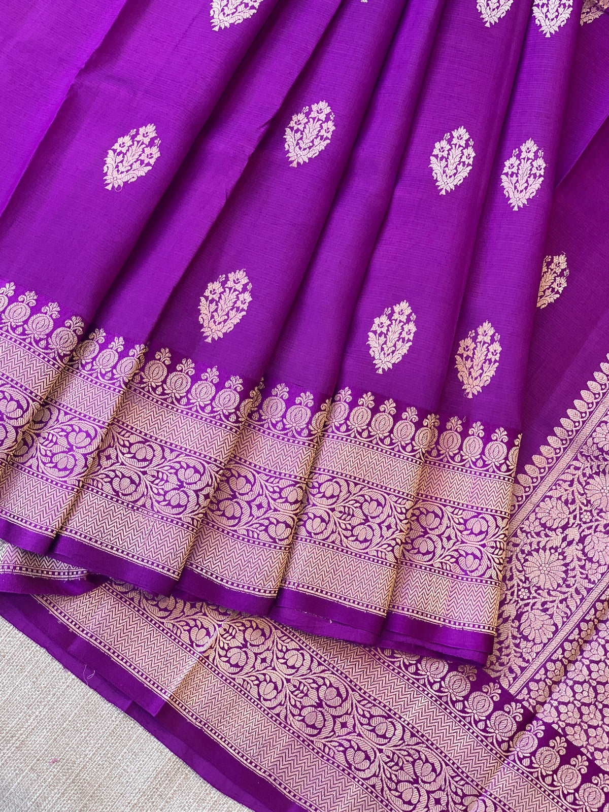 Brinjal Poona Silk Saree in Monotone Look with heavy weaving Mashru borders & kaduwa woven motifs.