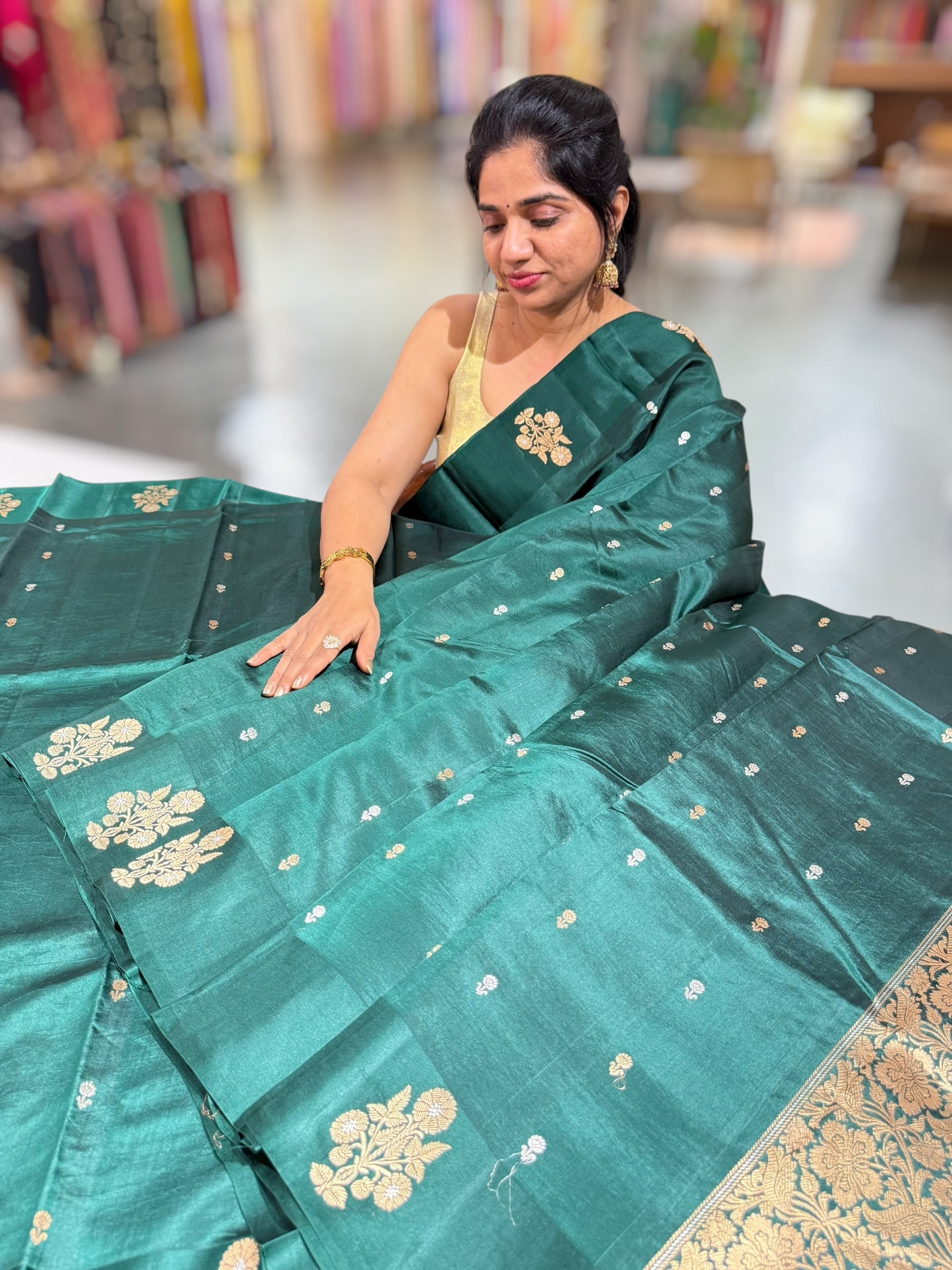 Bottle Green Raw Mangoe Silk Saree with kaduwa woven Motifs on Mashru Borders