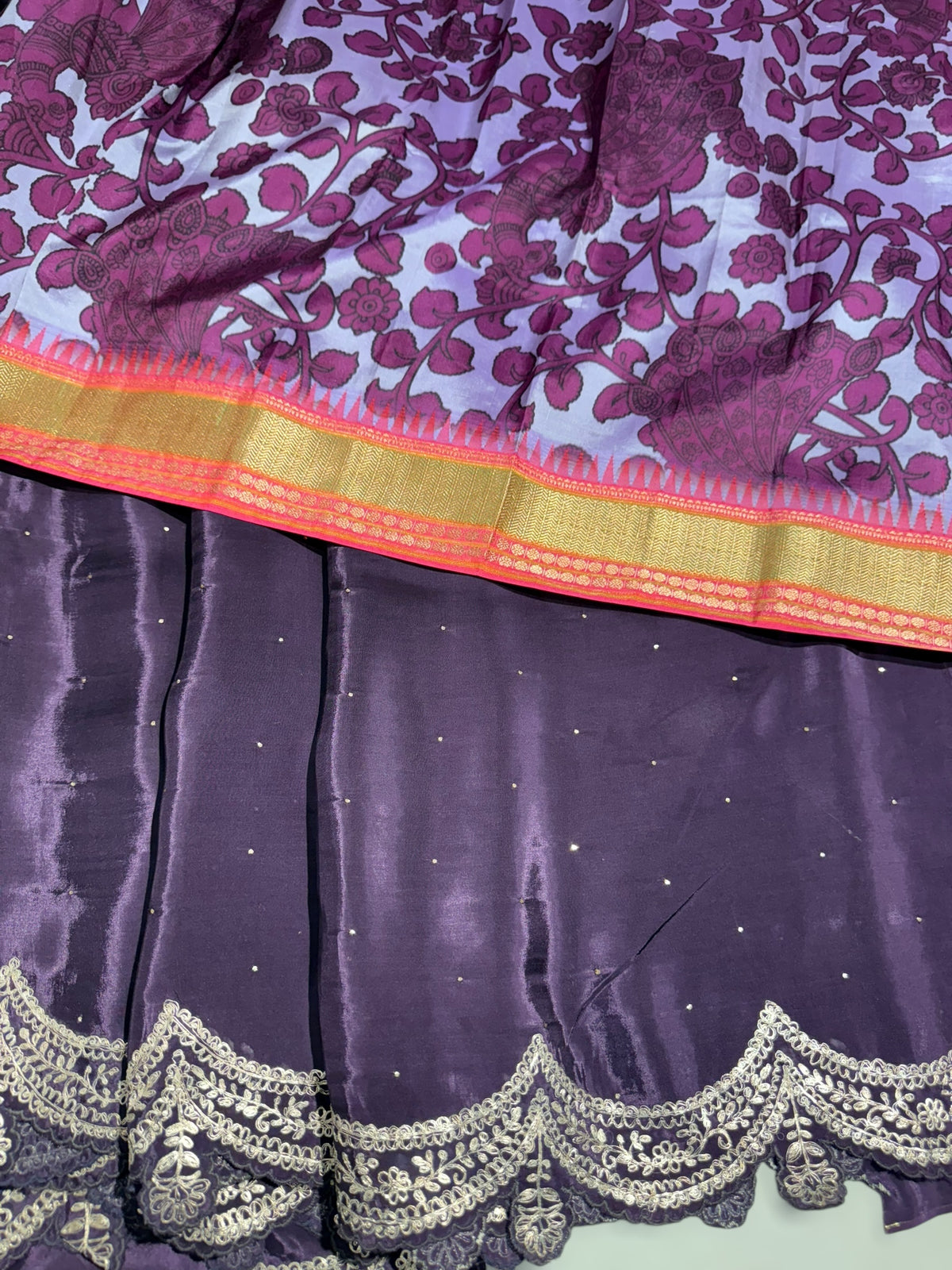 Plum crepe silk saree with scalloped pita border