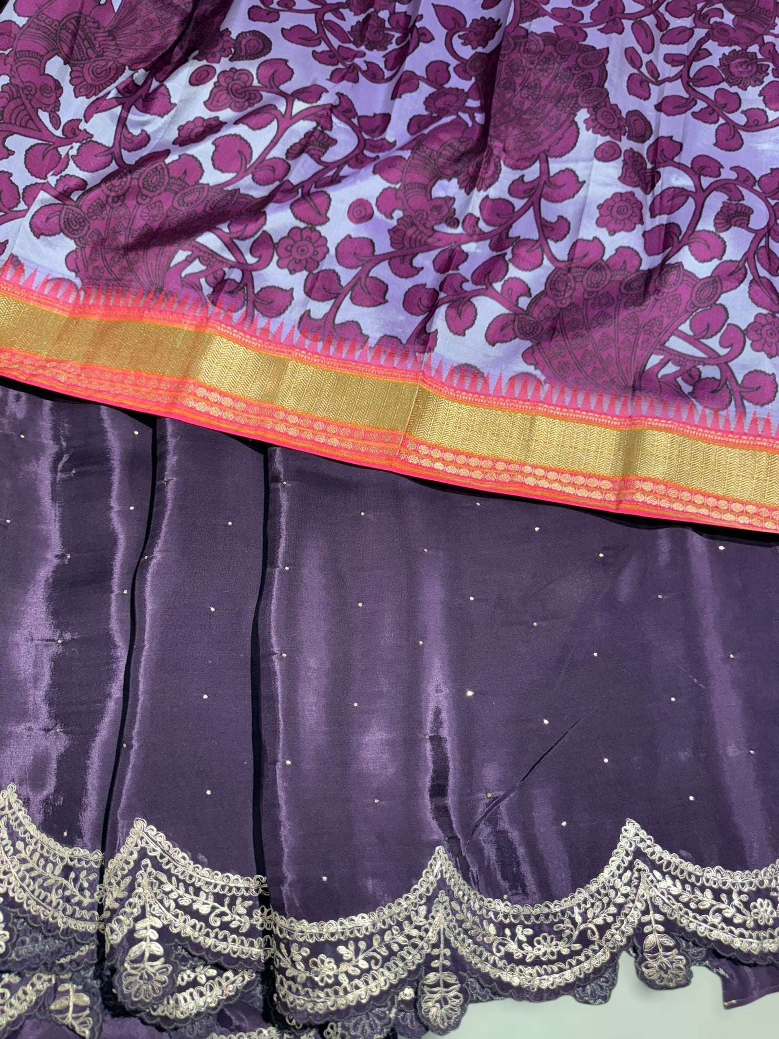 Plum crepe silk saree with scalloped pita border